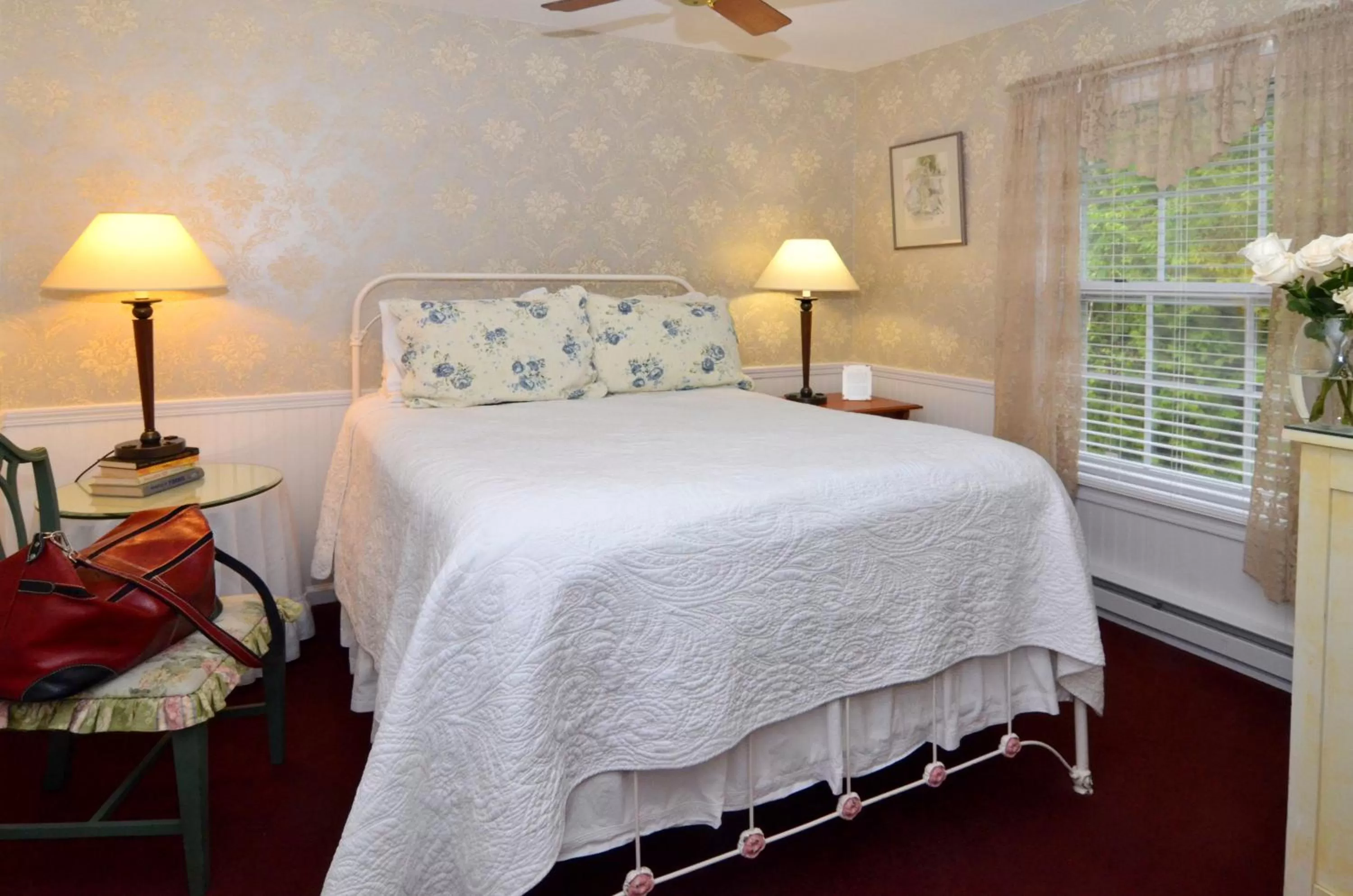 Photo of the whole room, Bed in Eagle Harbor Inn