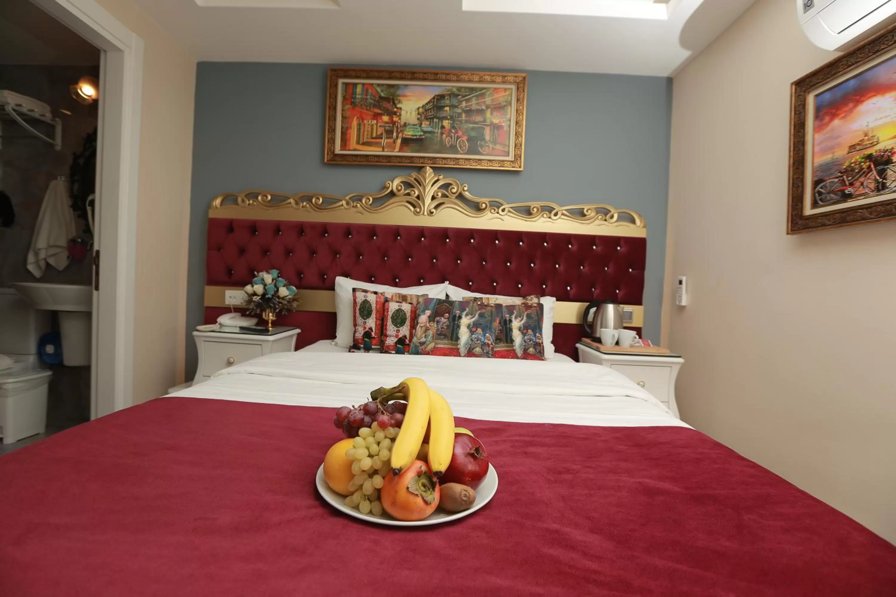 Bed in Constantinopolis Hotel