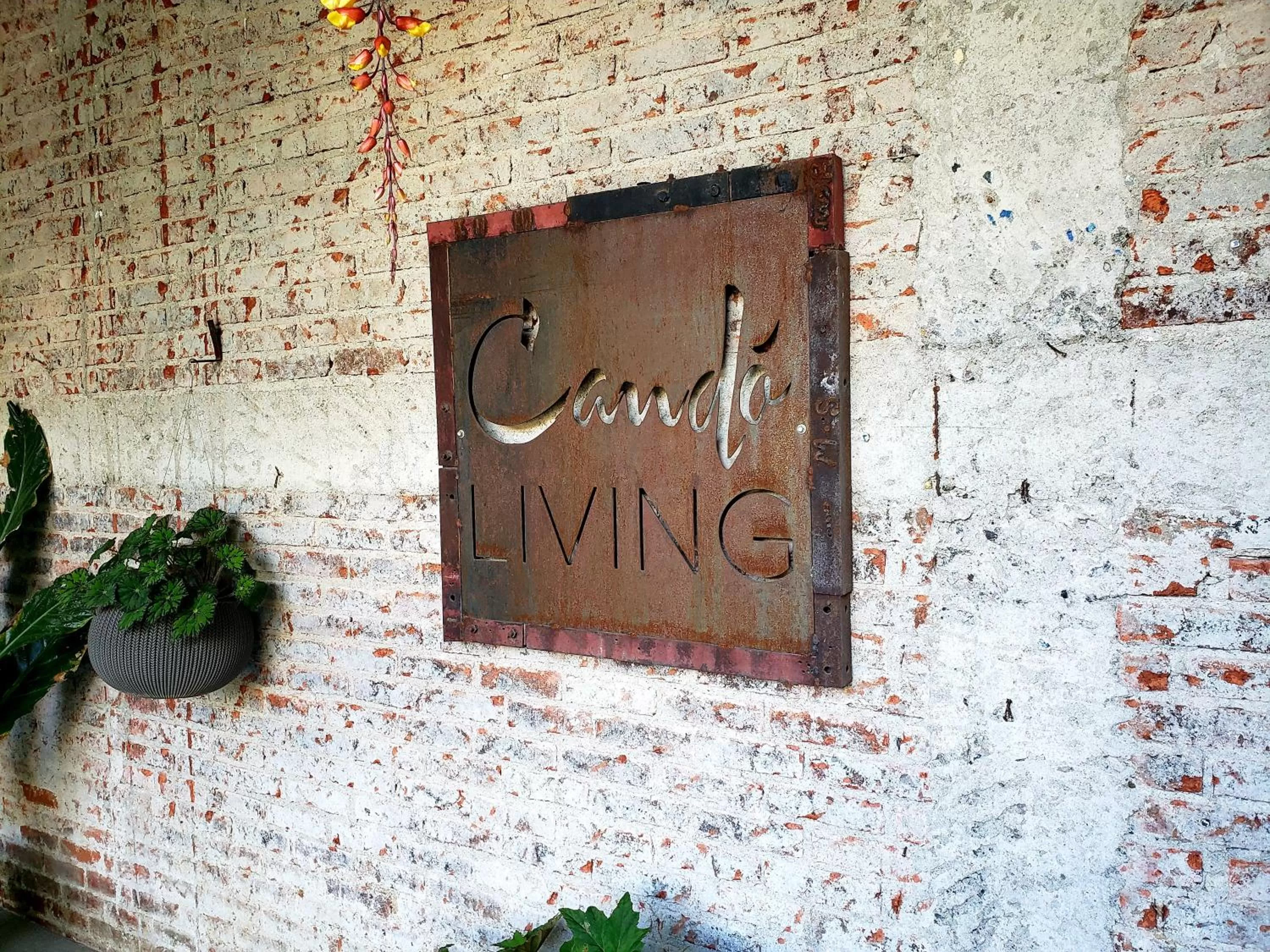 Property building, Property Logo/Sign in Cando Living Apartments in Central Avenue