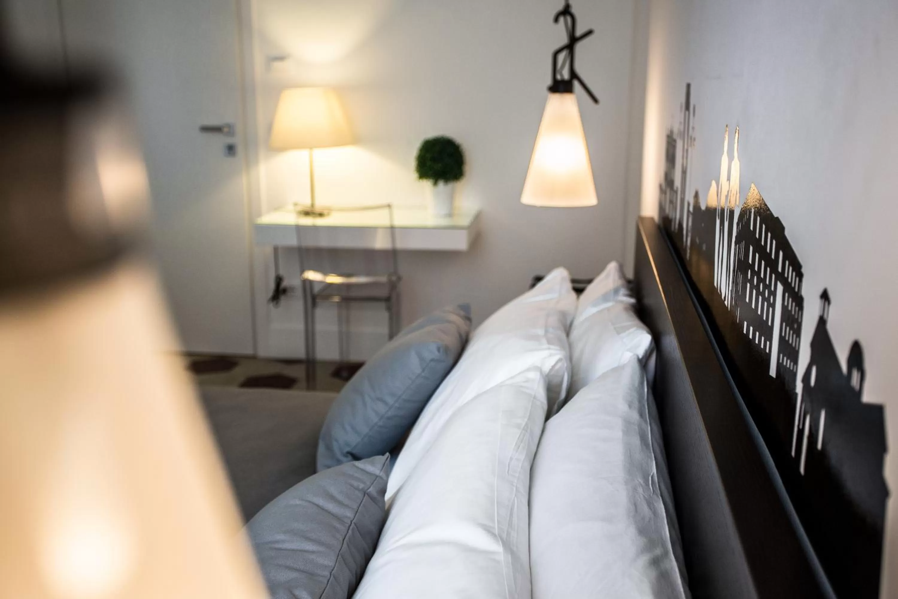 Decorative detail, Bed in Rhegion B&B