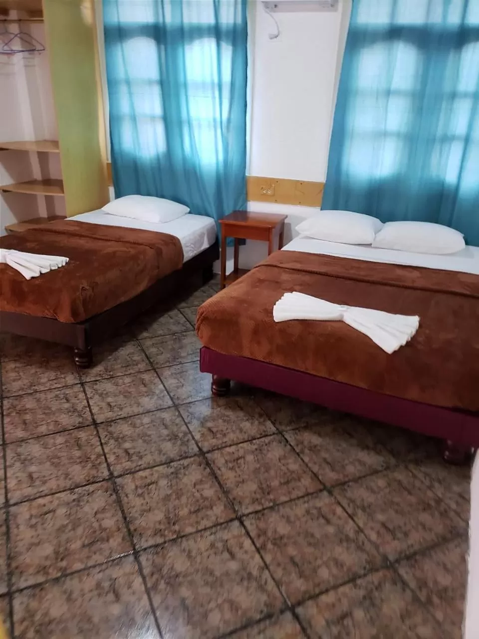 Photo of the whole room, Bed in Hotel Crossman