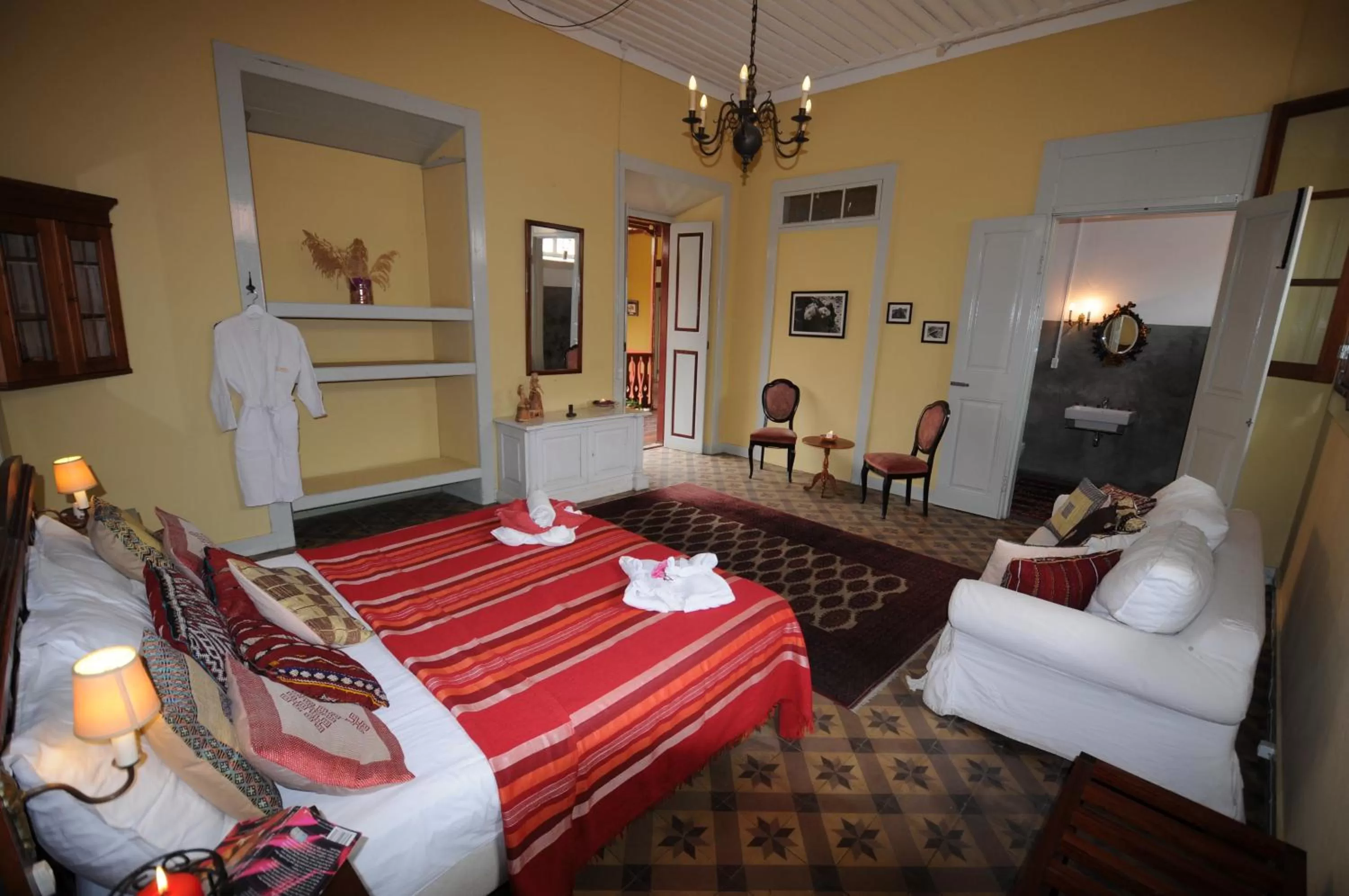 Photo of the whole room, Bed in The Colonial Guest House