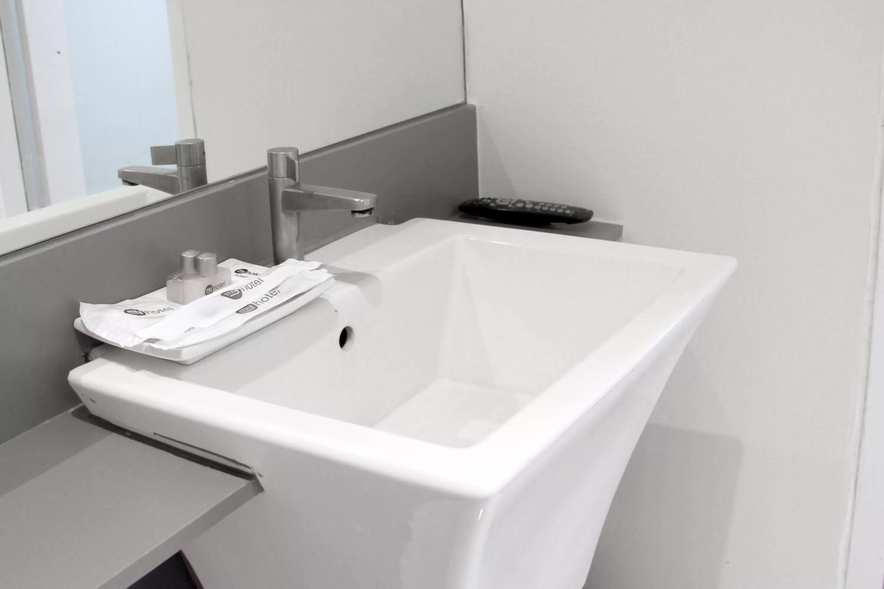 Bathroom in My Hotel Pratunam