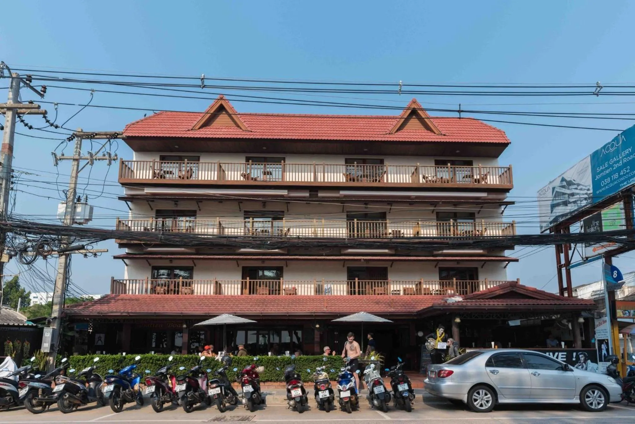 Facade/entrance in Jomtien Boathouse