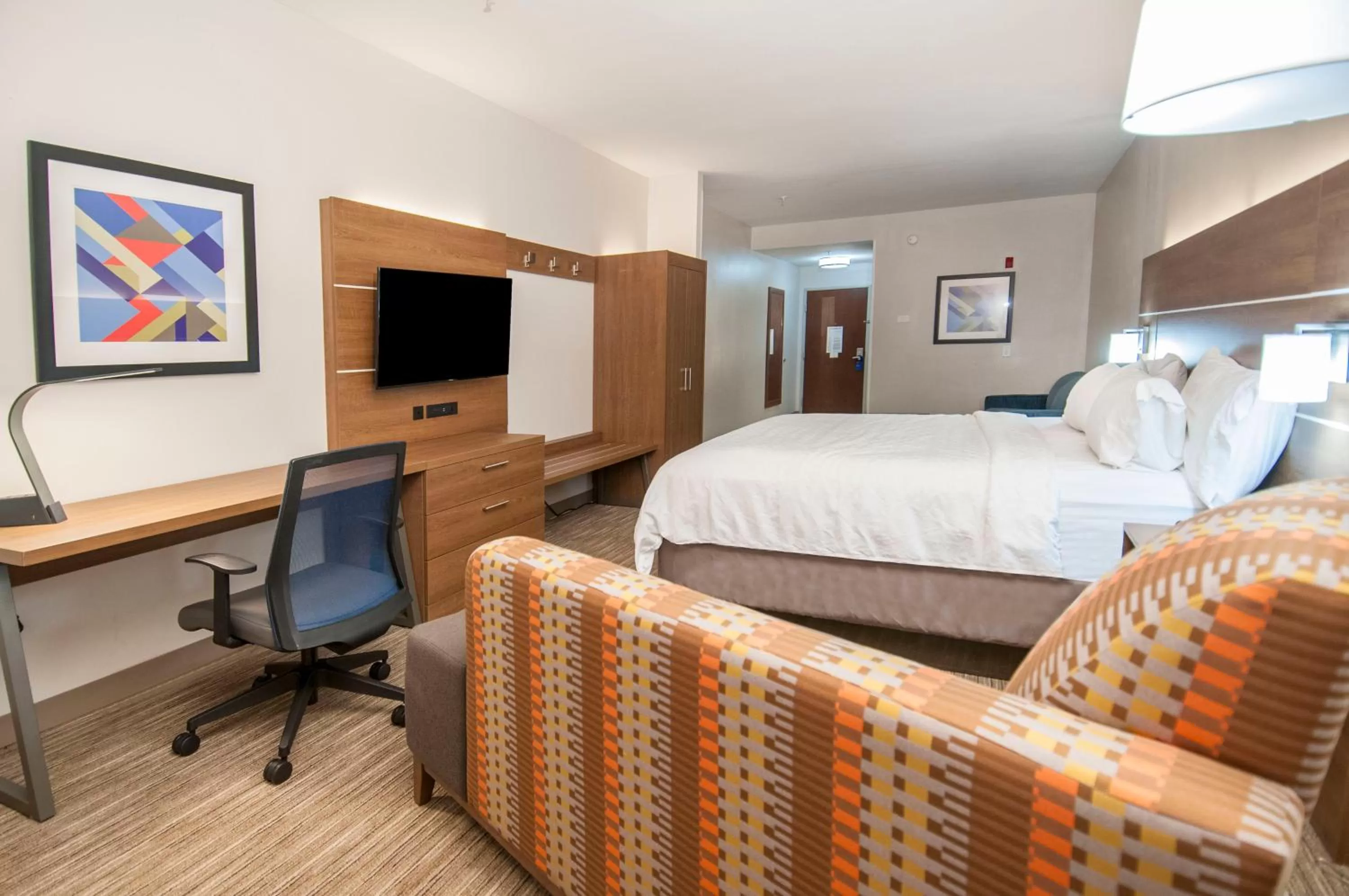 Photo of the whole room, Bed in Holiday Inn Express Hotel & Suites Biloxi- Ocean Springs by IHG