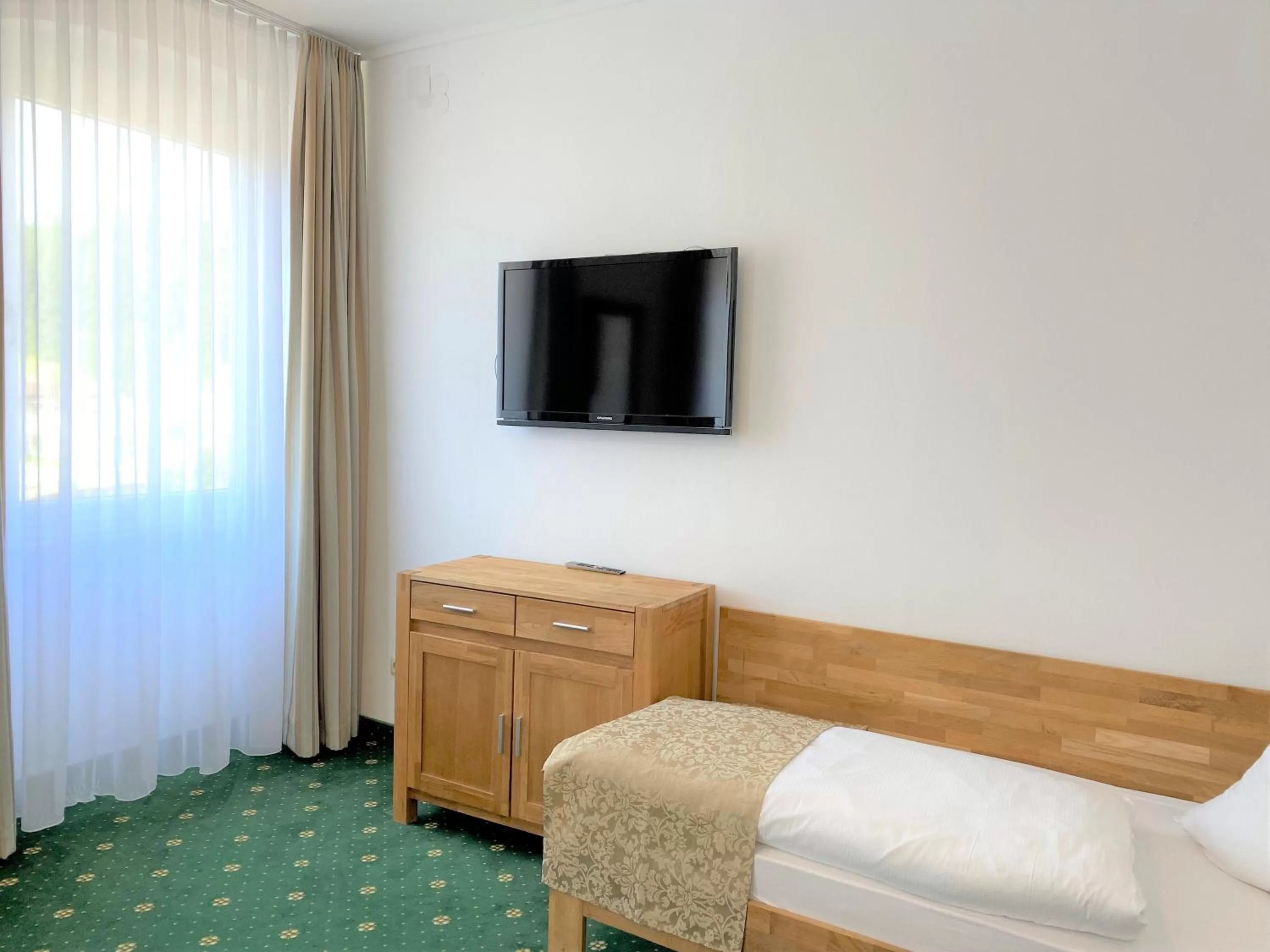 Photo of the whole room, Bed in Hotel Schwabenwirt