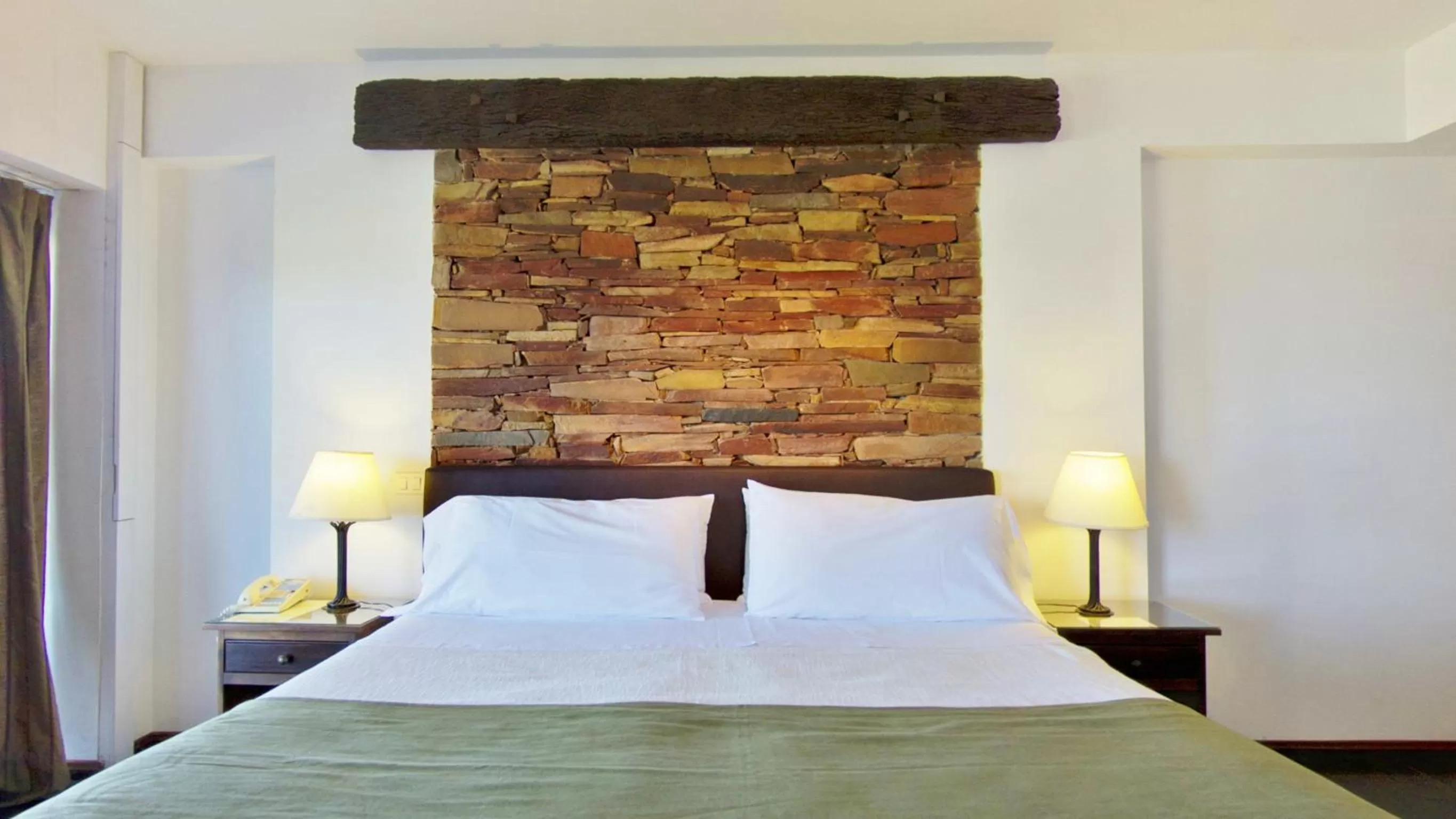 Bed in BDA Hotel & Spa