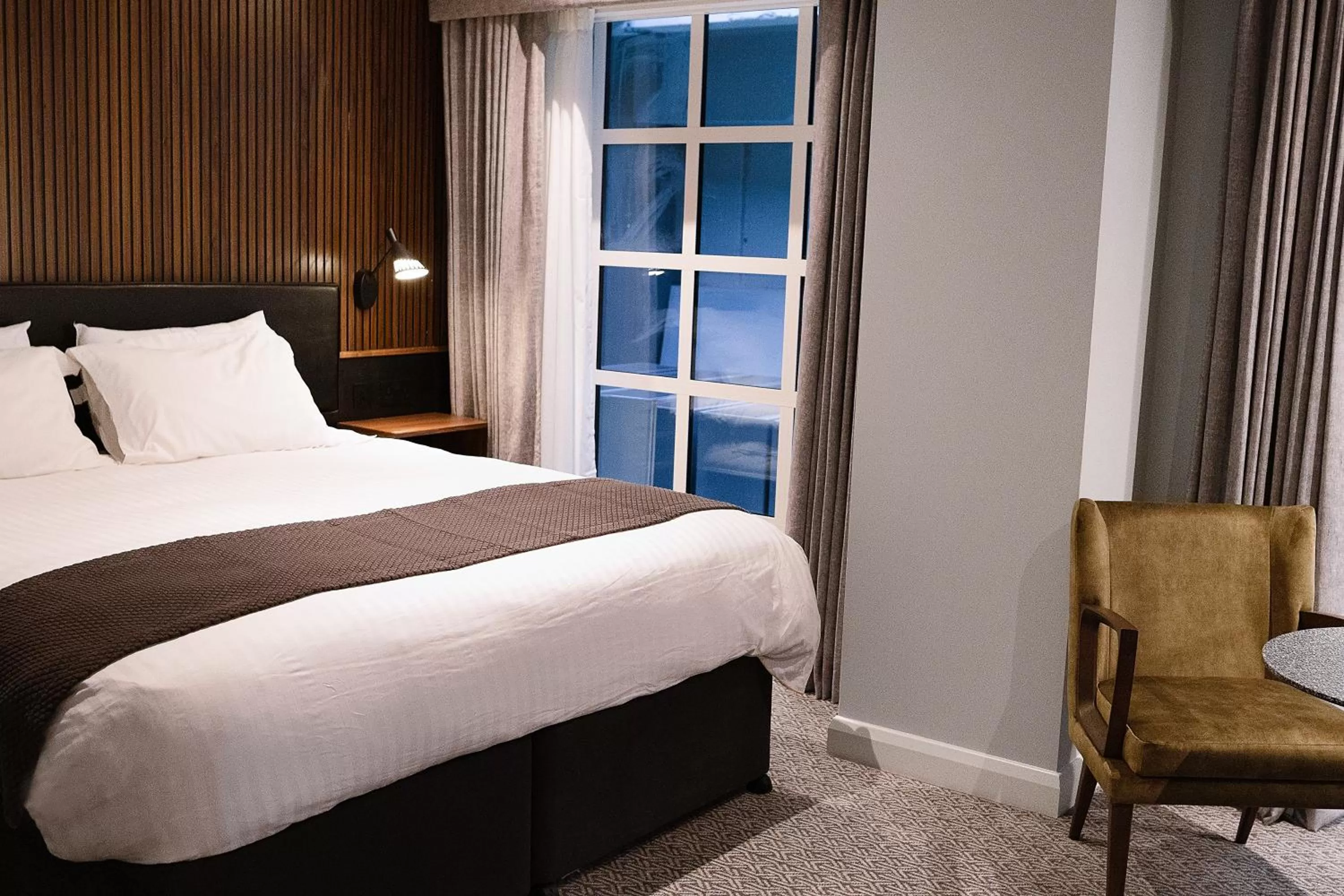 Bedroom, Bed in Telegraph Hotel - Coventry