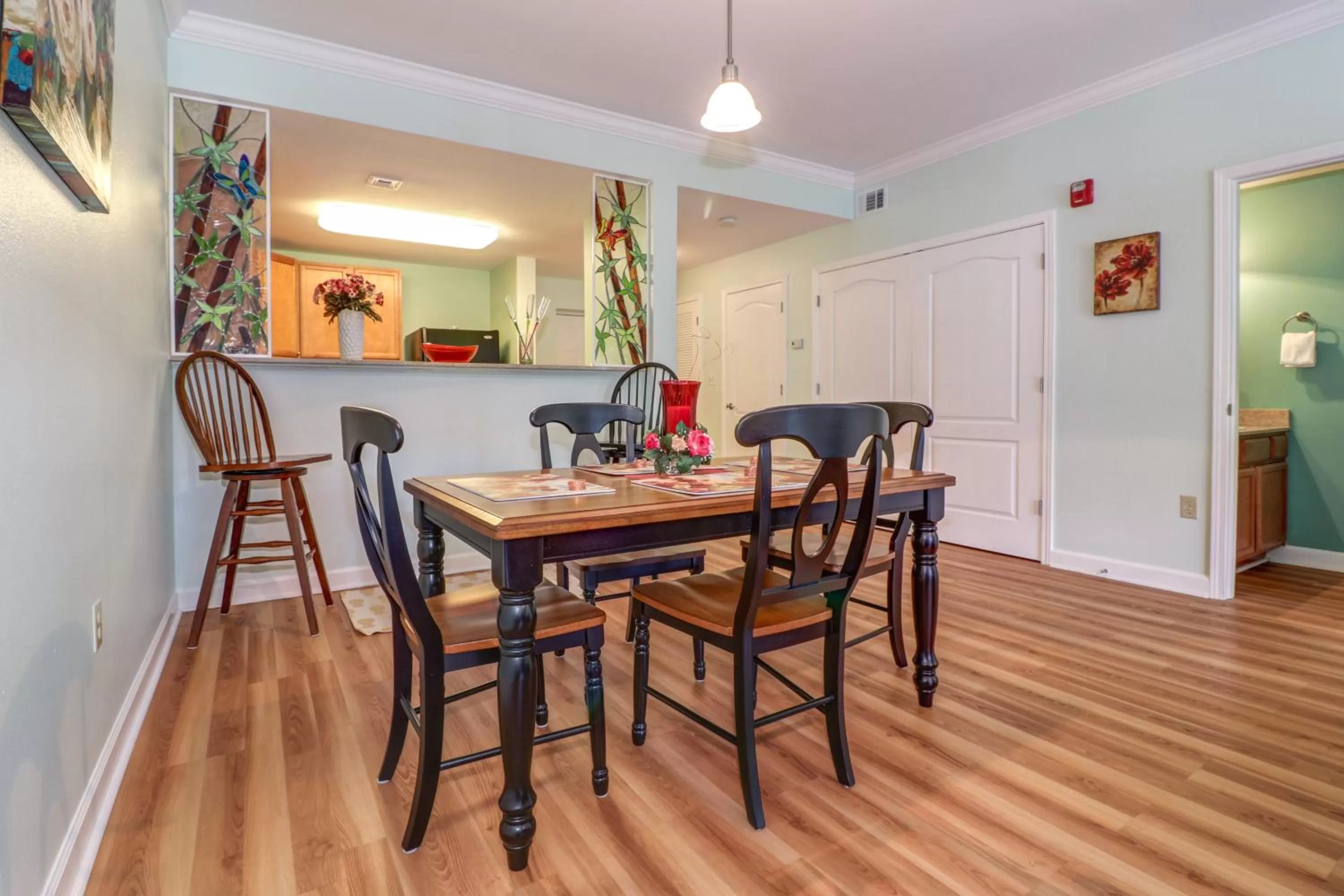 Dining Area in Richard's Retreat