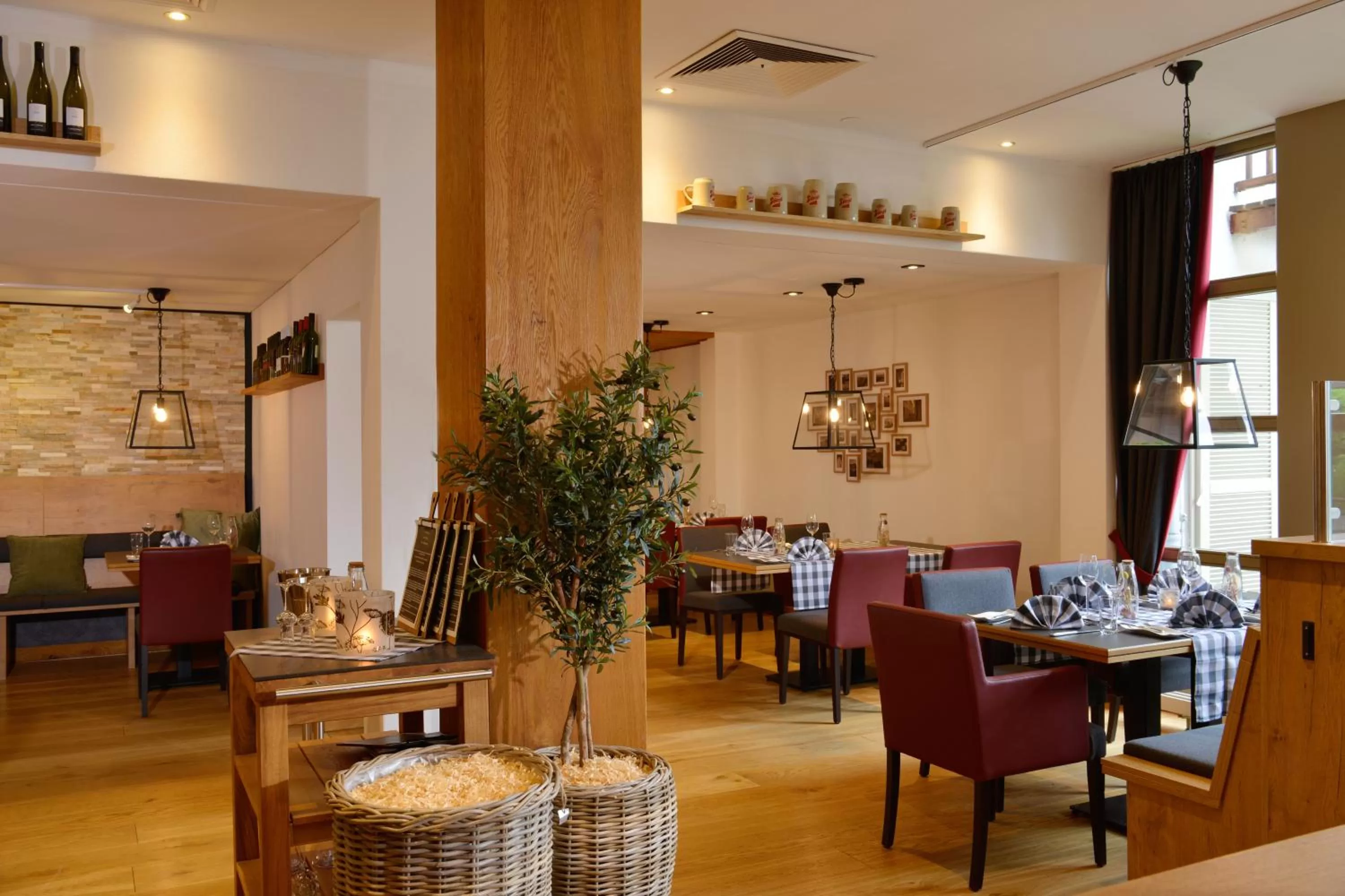 Restaurant/places to eat in Landhotel Schnuck