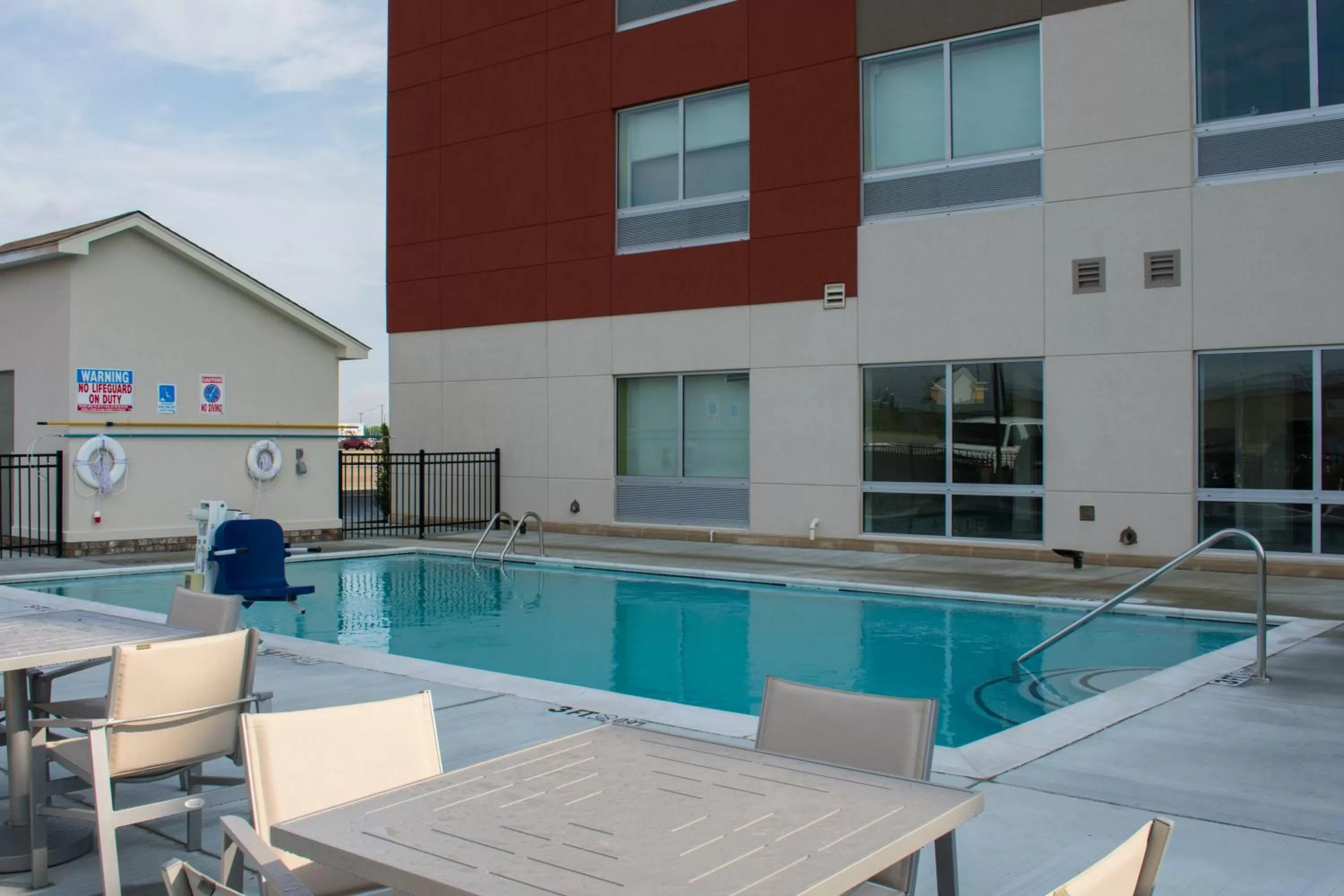 Swimming pool in Holiday Inn Express & Suites West Memphis by IHG