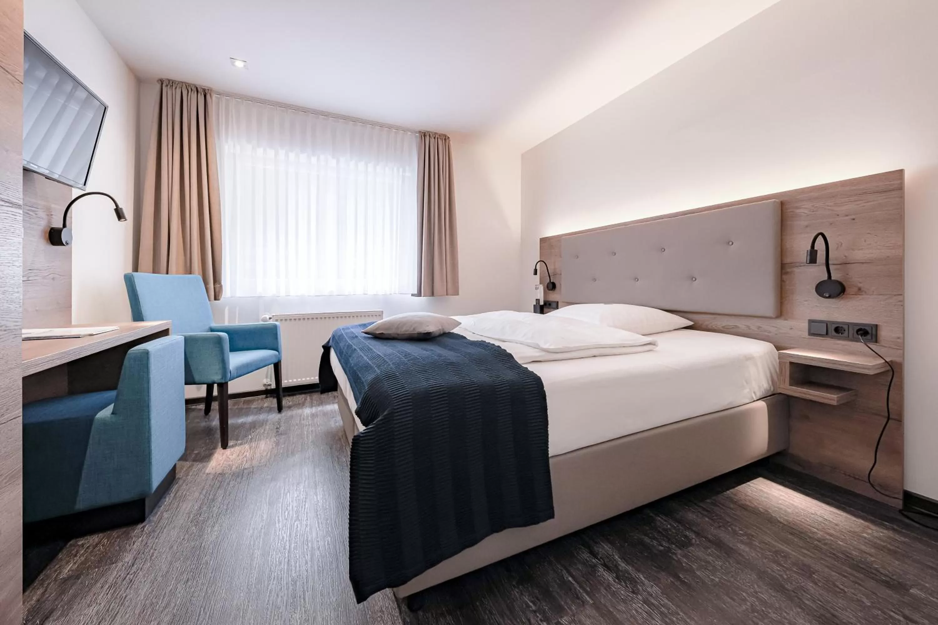 Photo of the whole room, Bed in Hotel Alte Redaktion