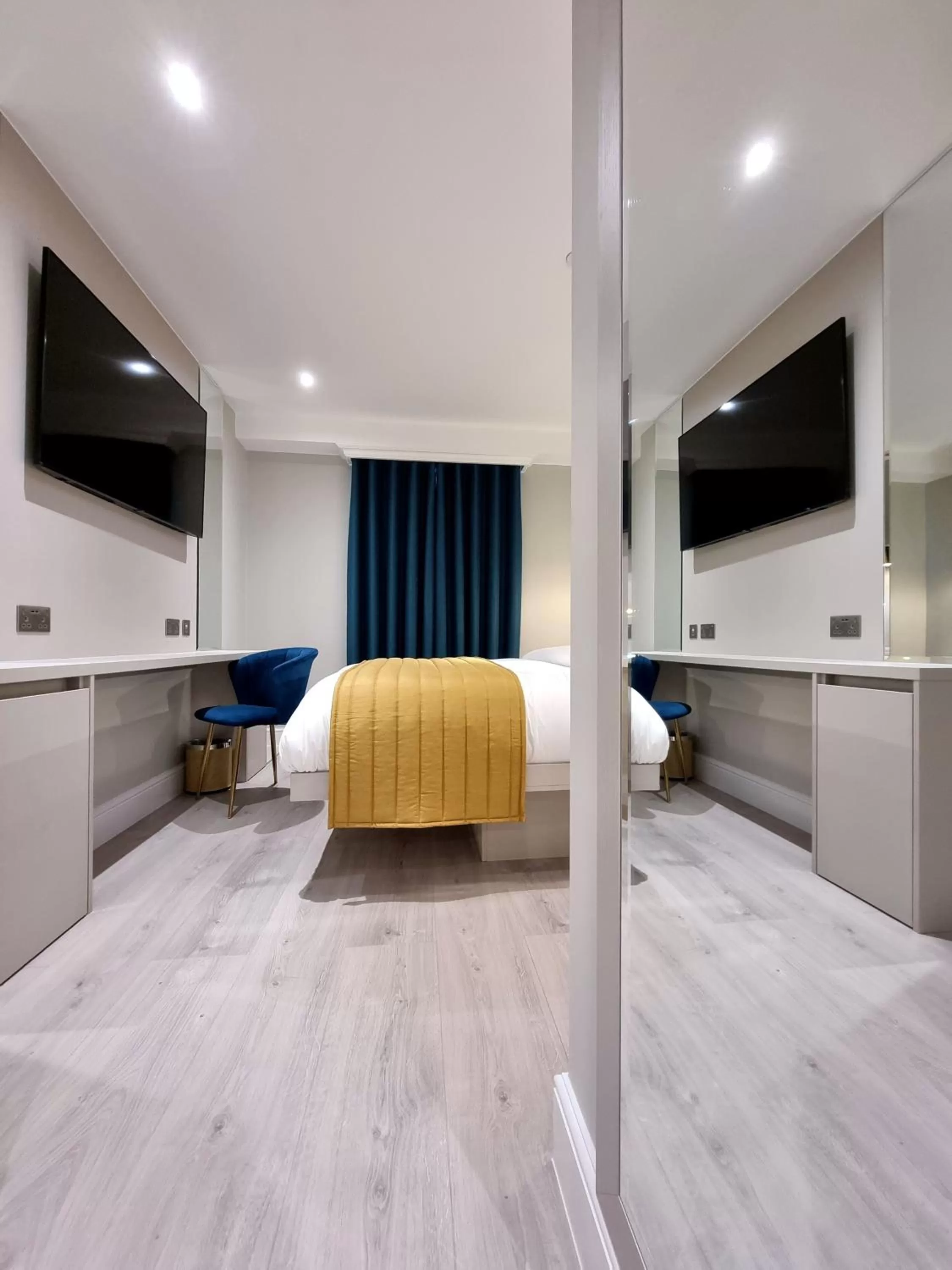 Bedroom, Bed in NOX Edgware Road