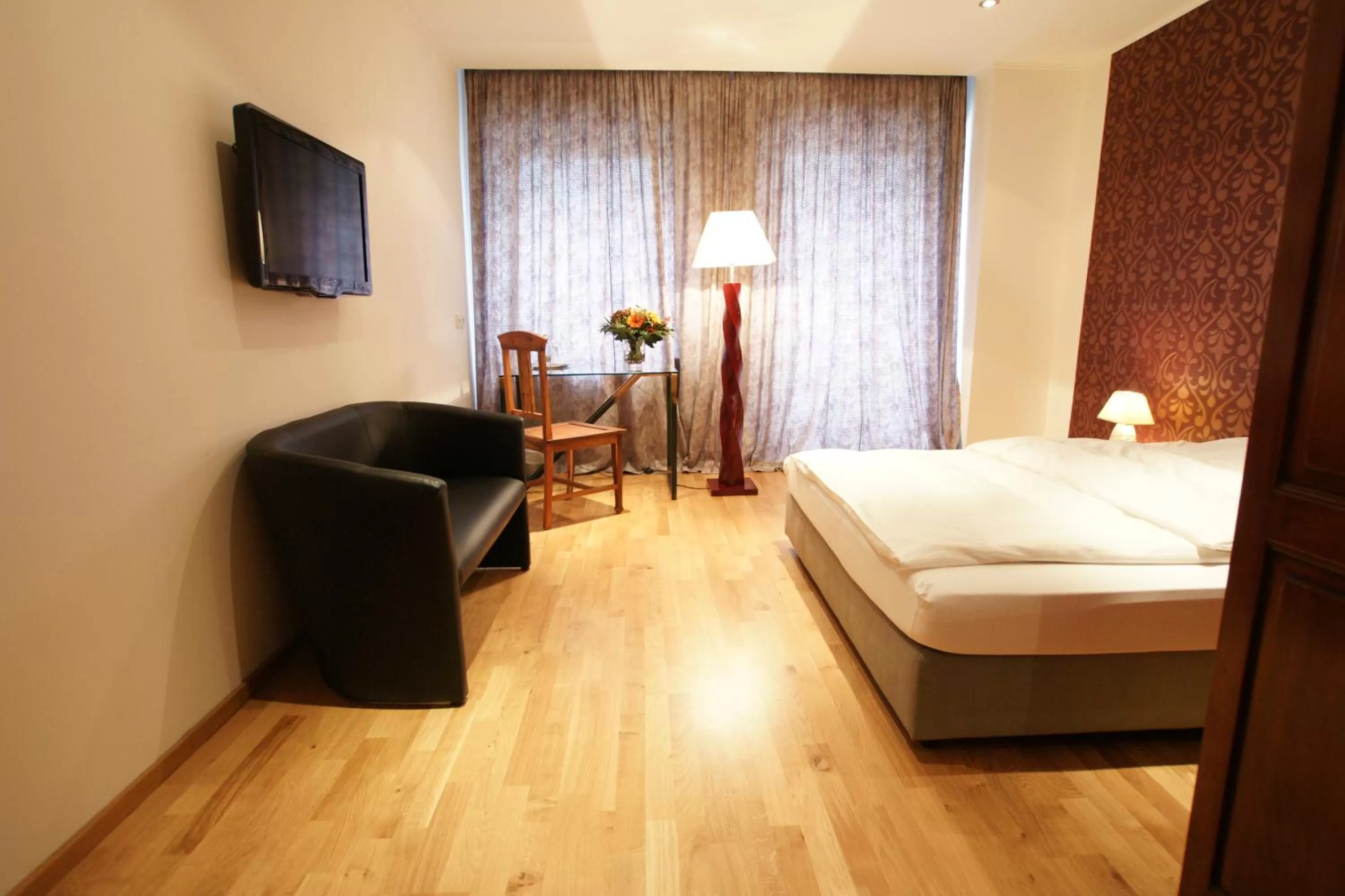 Photo of the whole room, Bed in Hotel Stern - Self Check-In