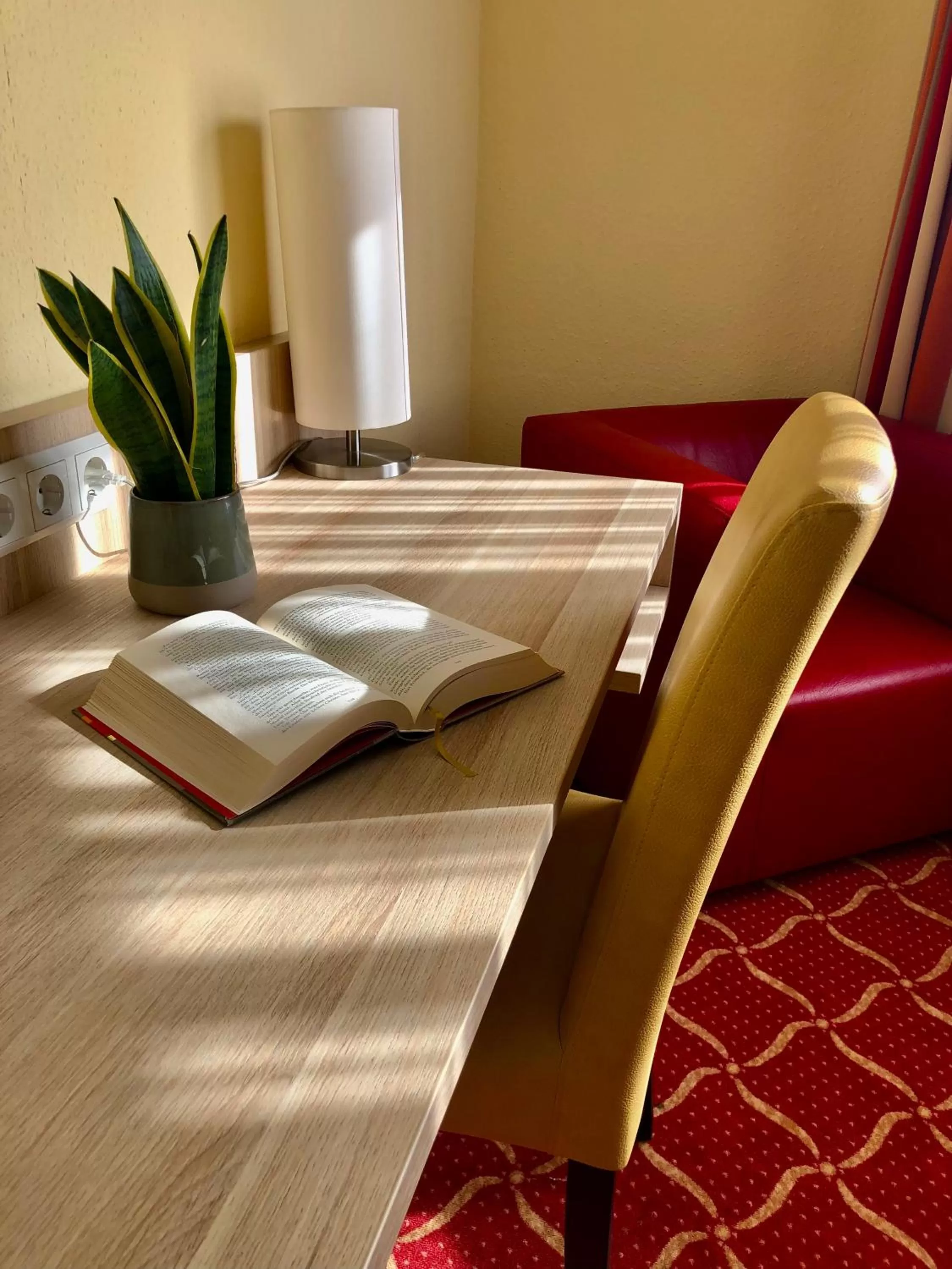 Bedroom in Montana Hotel Köln-Bonn Airport
