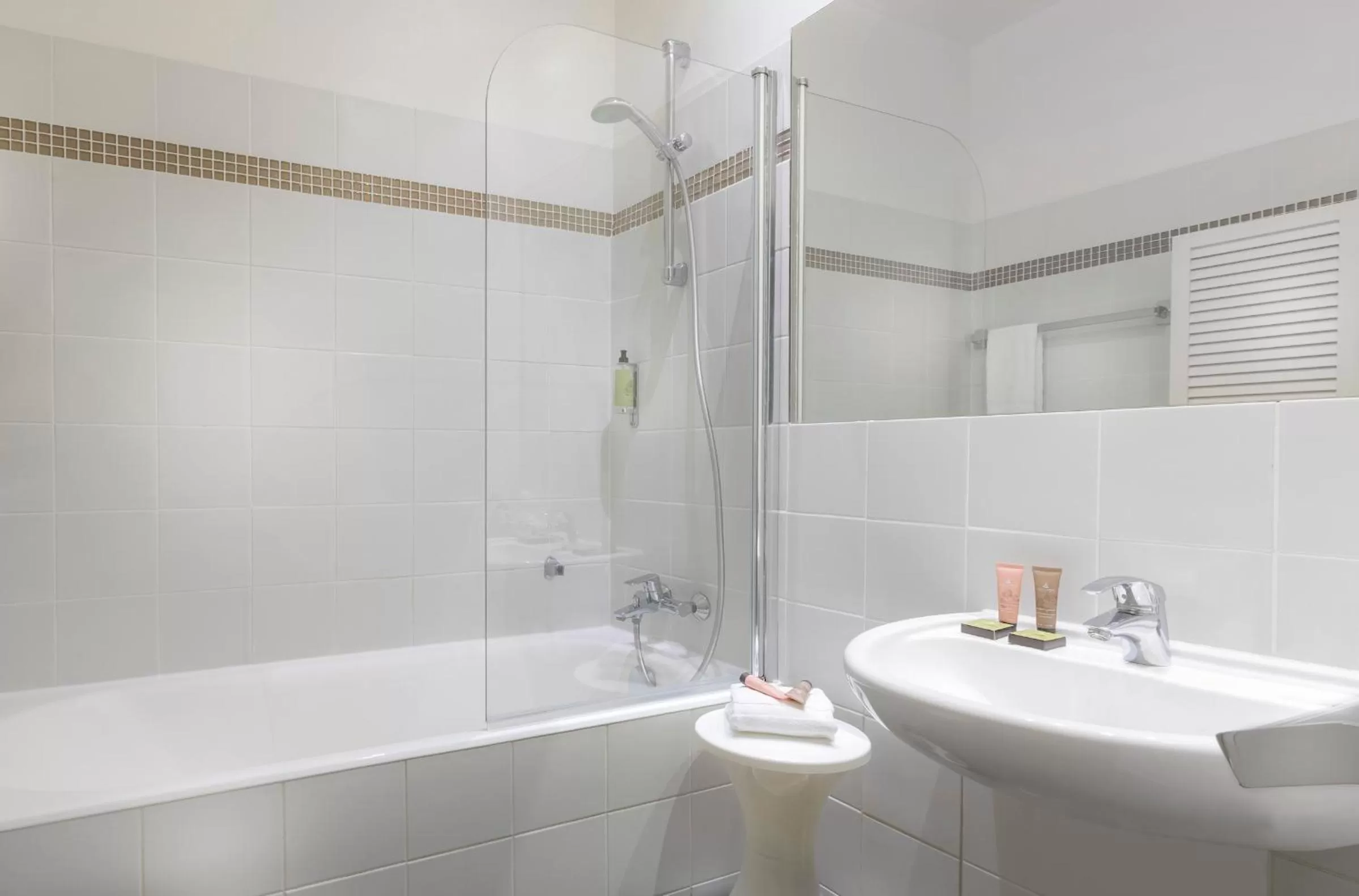 Bathroom in Résidence Charles Floquet