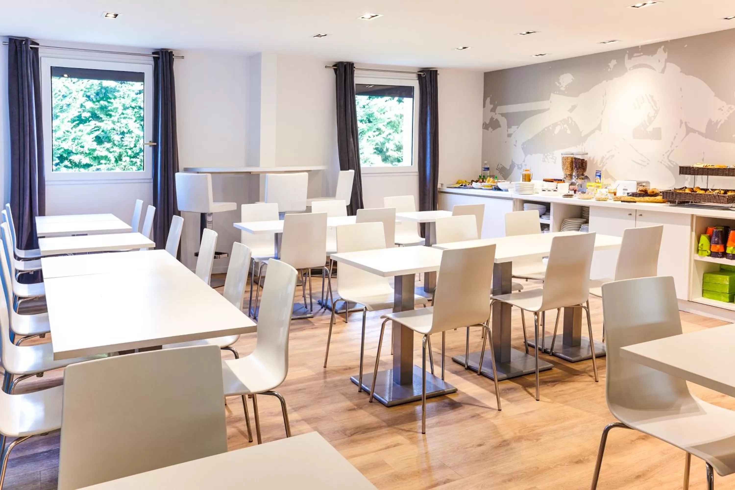 Buffet breakfast in ibis Styles Toulouse Nord Sesquieres