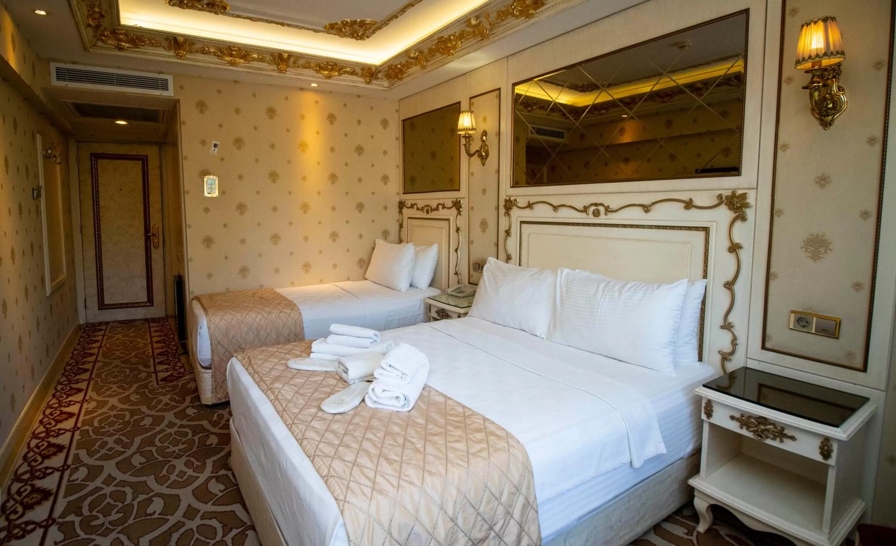 Standard Triple Room in Hotel Buyuk Hamit