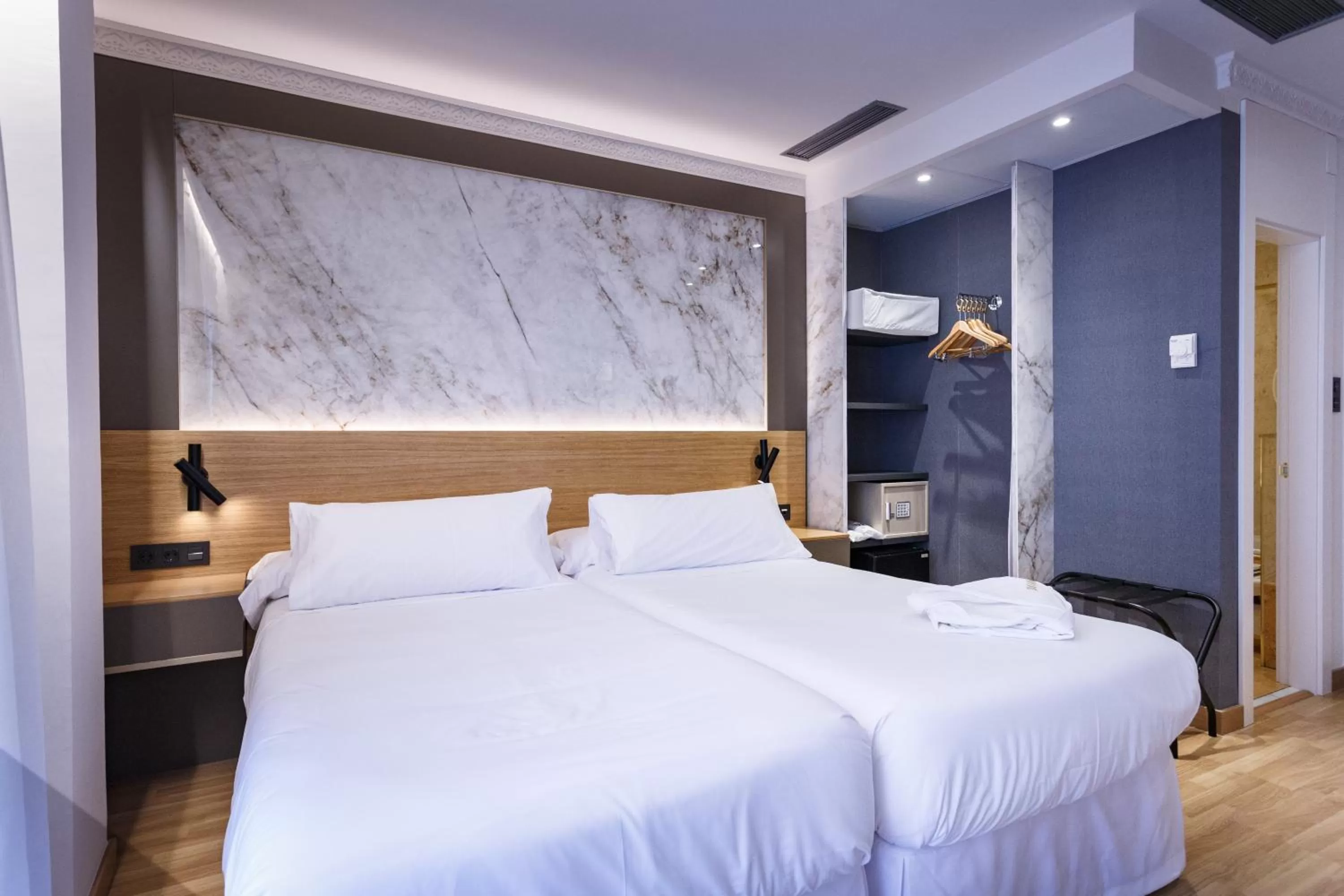 Bedroom, Bed in Hotel Dauro Premier