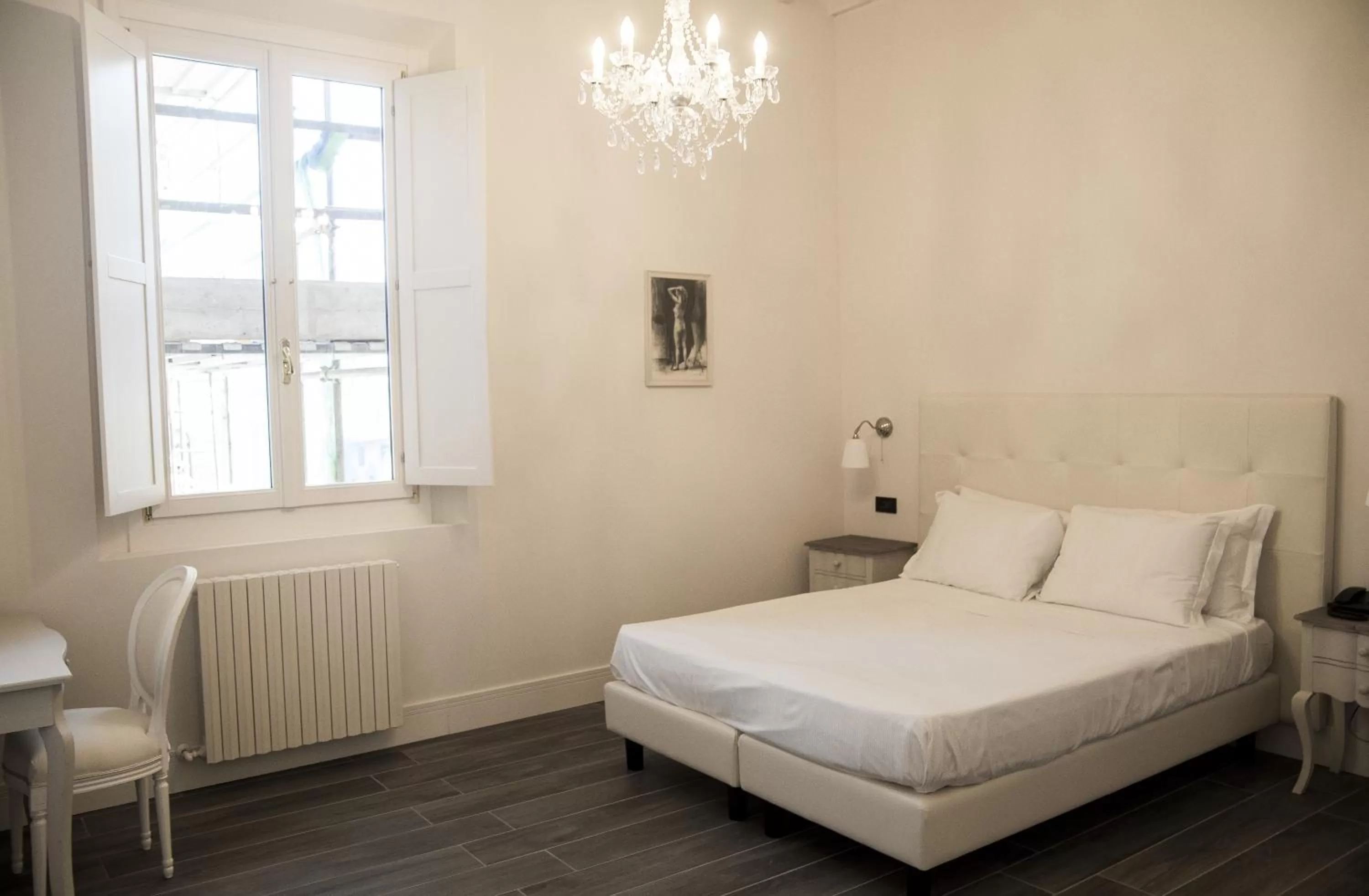 Photo of the whole room, Bed in Tornabuoni View