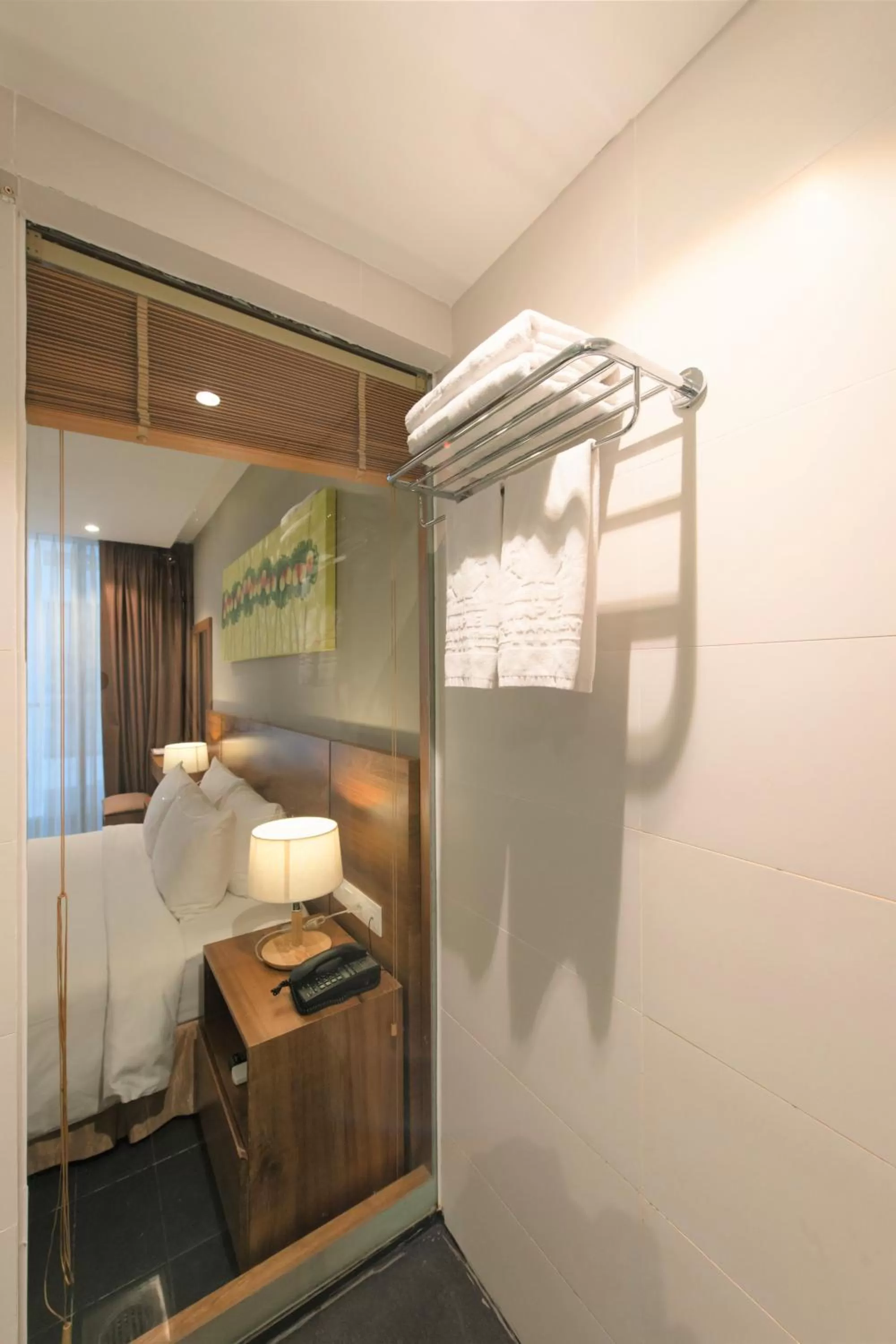 Bathroom, Bed in Maple Hotel & Apartment