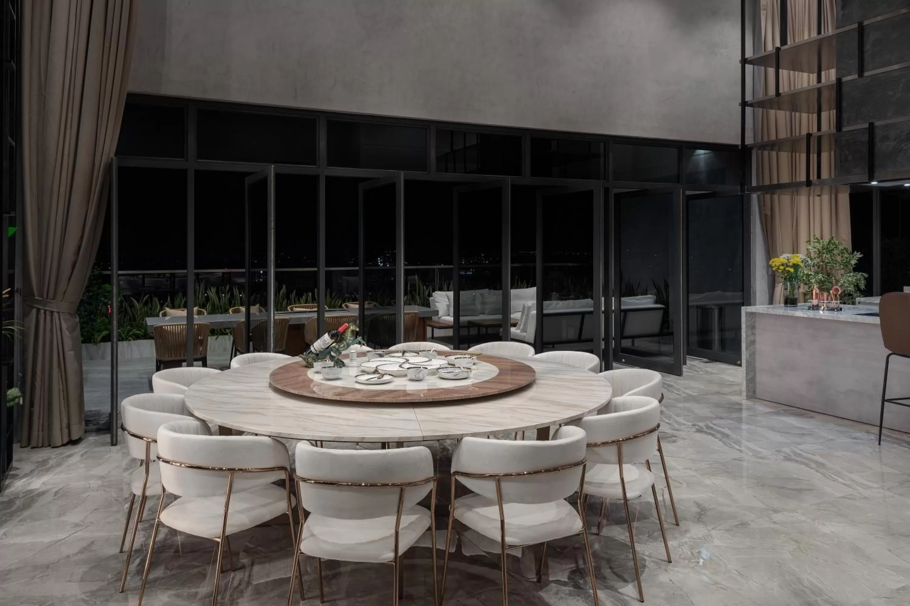 Restaurant/places to eat in The Peninsula Phnom Penh