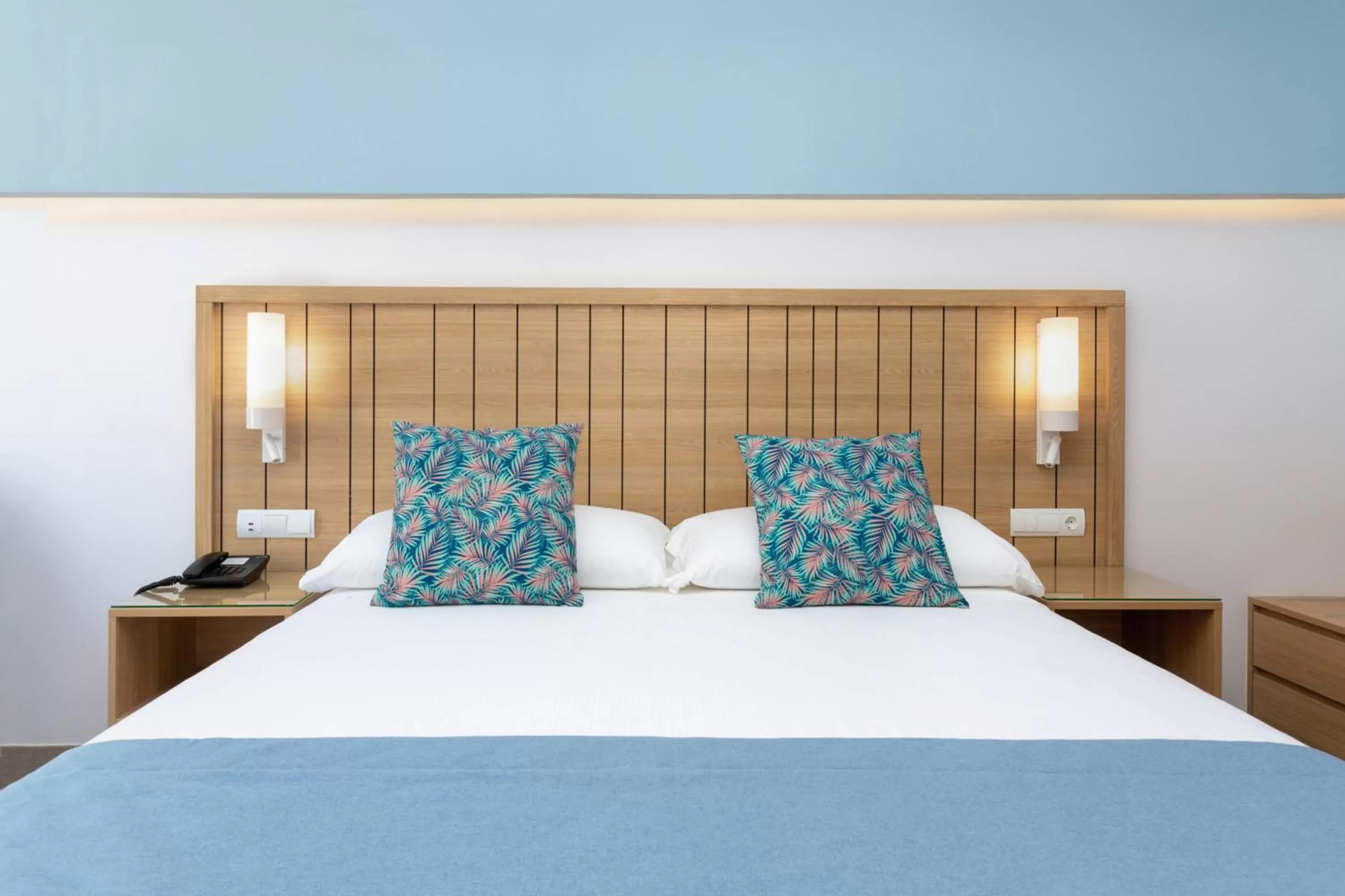 Bed in Hotel Riu Palace Palmeras - All Inclusive