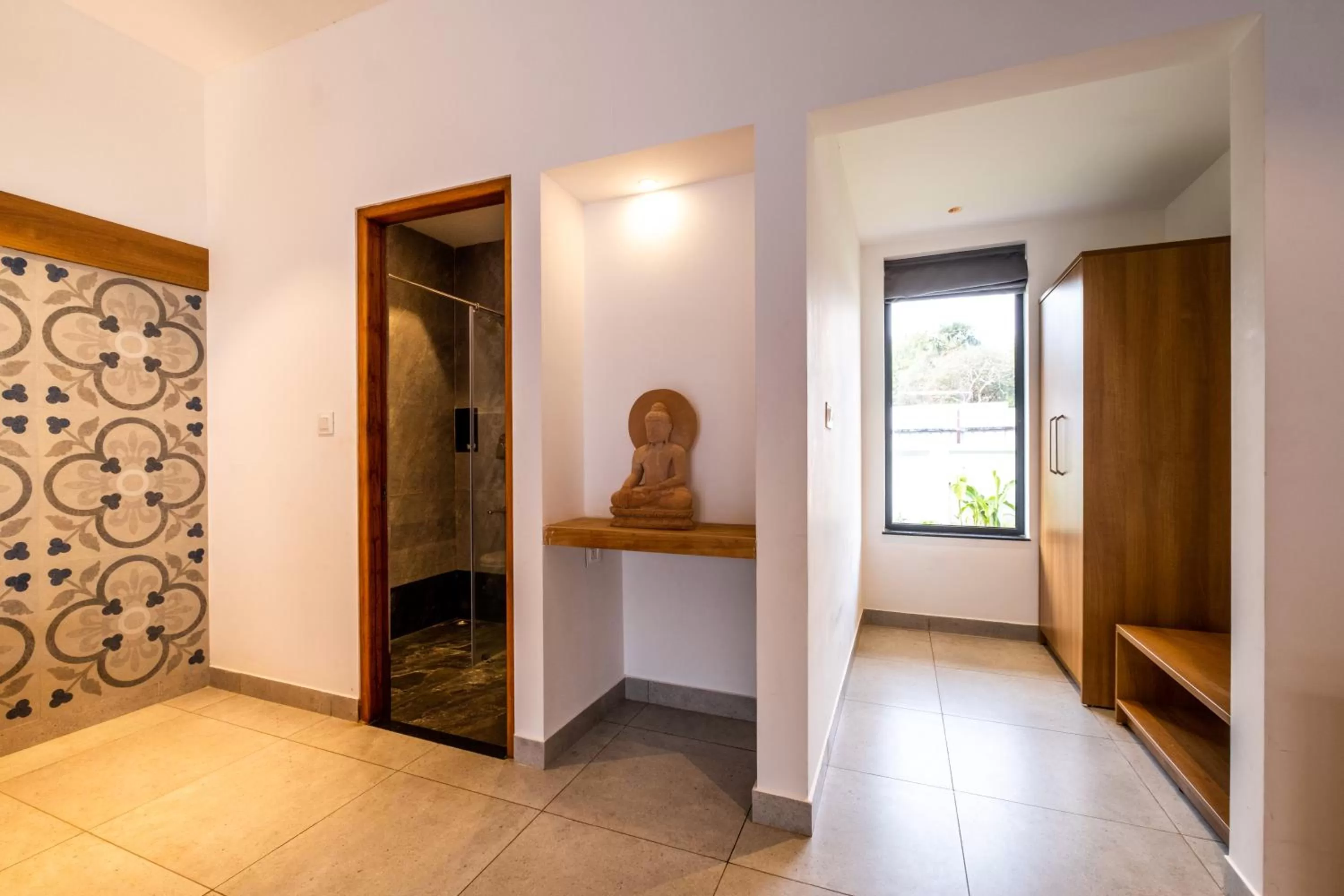 wardrobe in Chalston Beach Resort