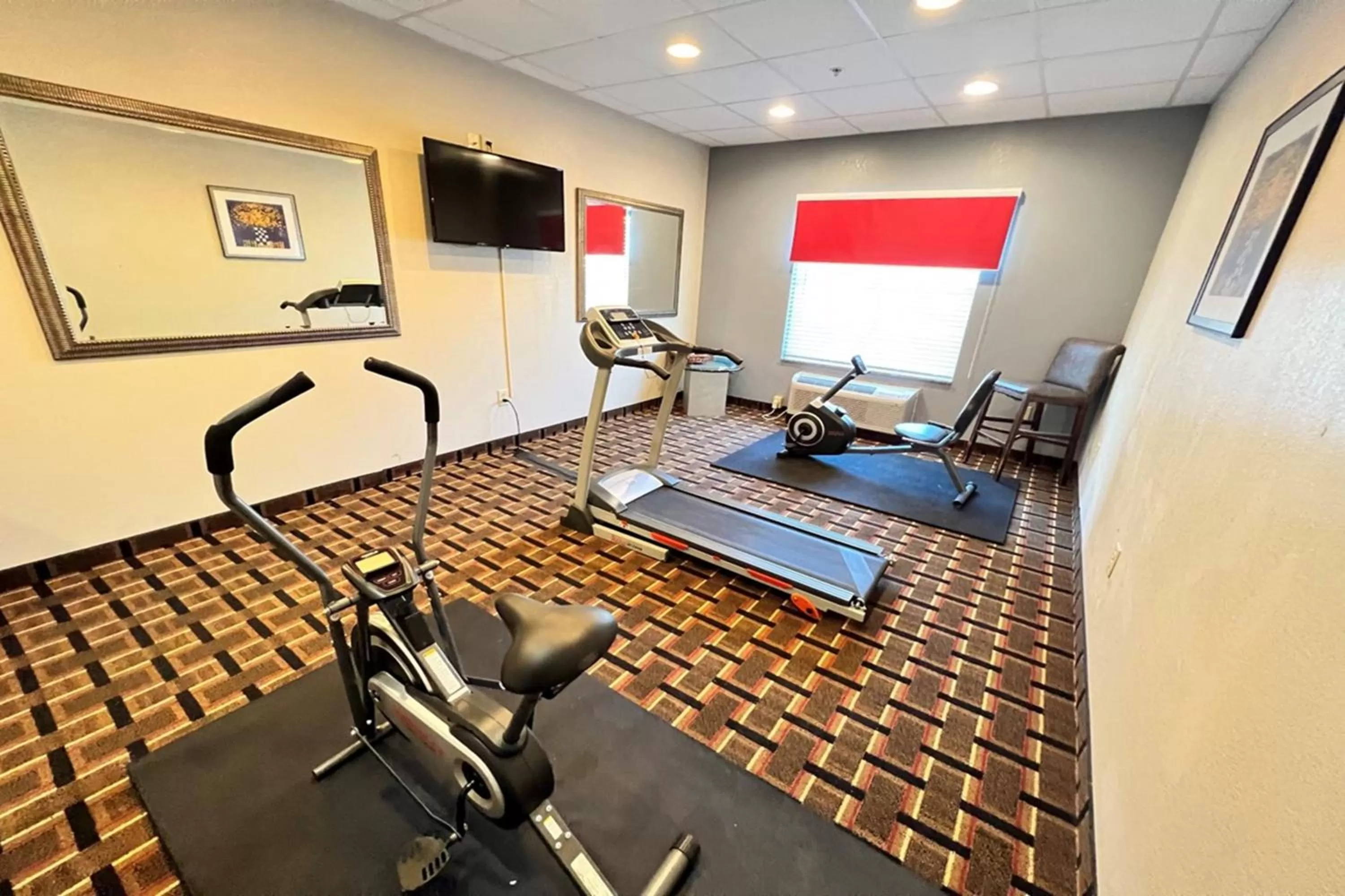 Fitness centre/facilities in Econo Lodge Augusta West near Fort Gordon