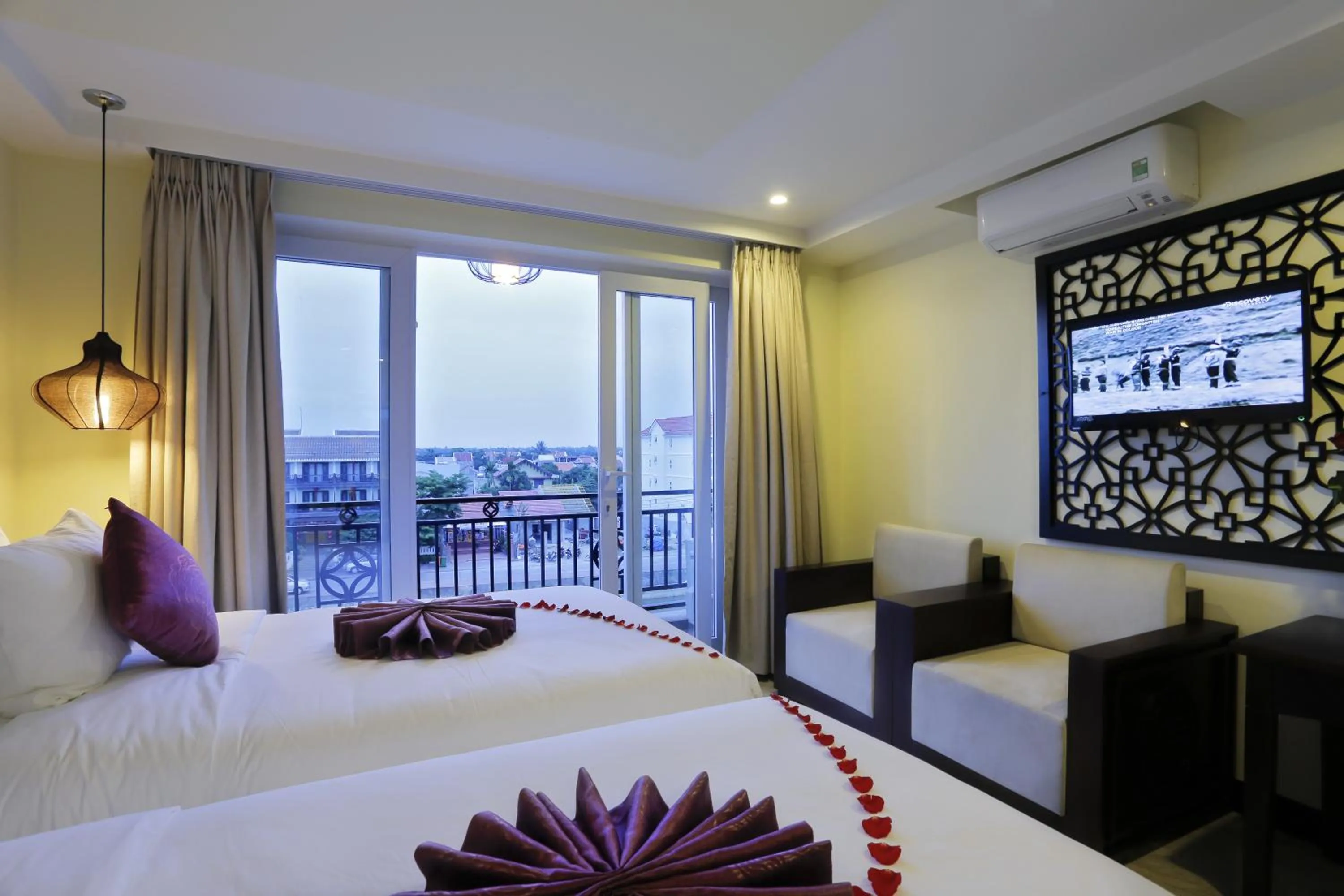 TV and multimedia, Bed in River Suites Hoi An