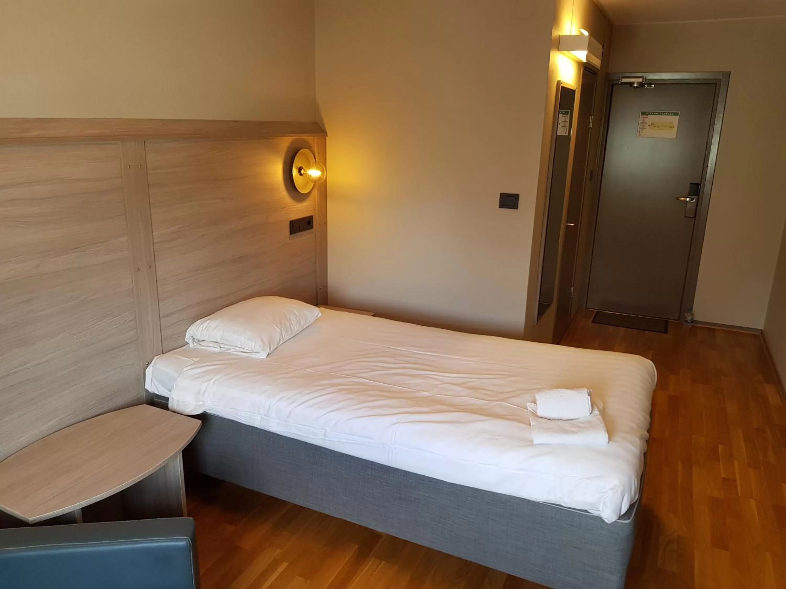 Photo of the whole room, Bed in Hotell Stinsen