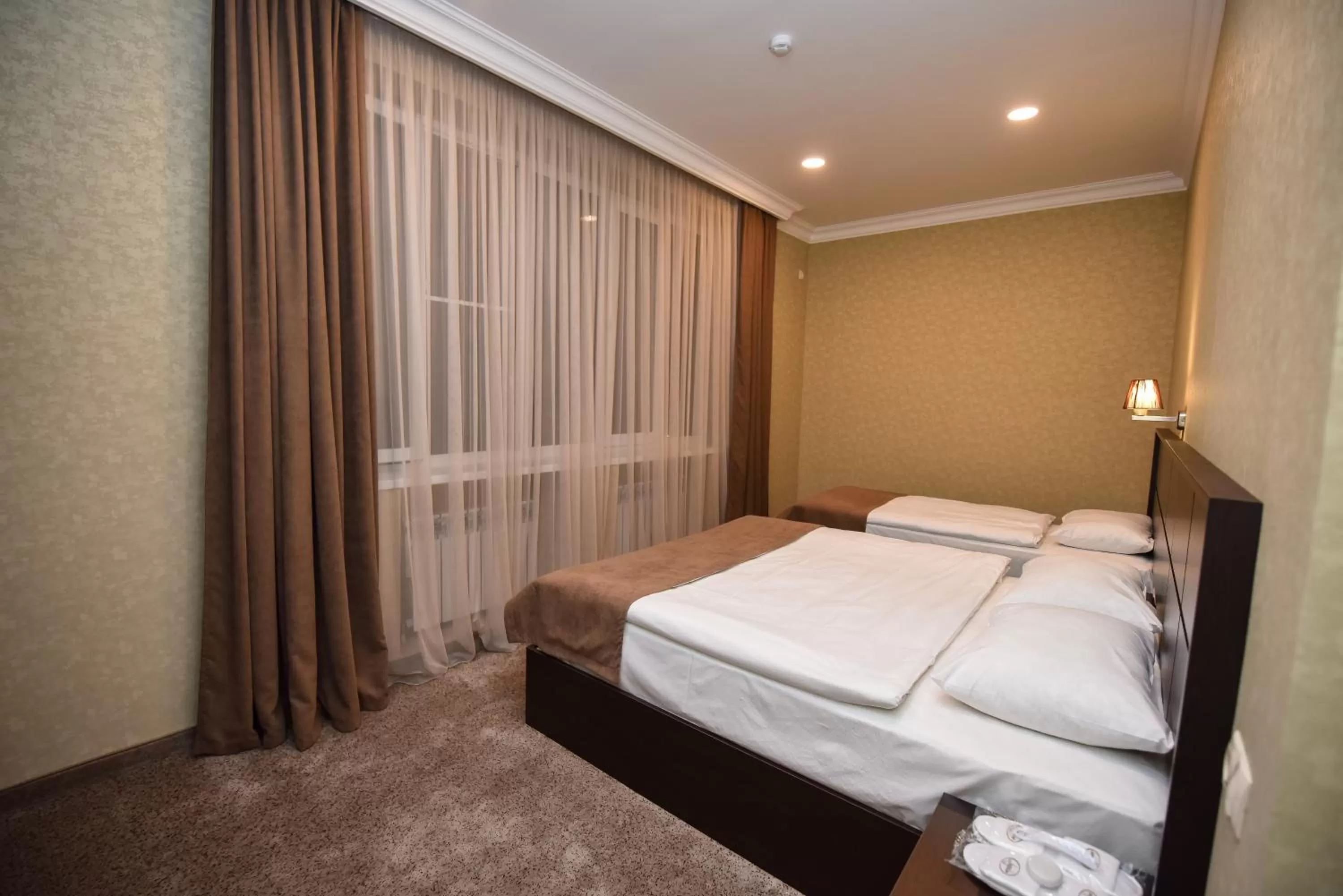 Bedroom, Bed in Laguna Hotel