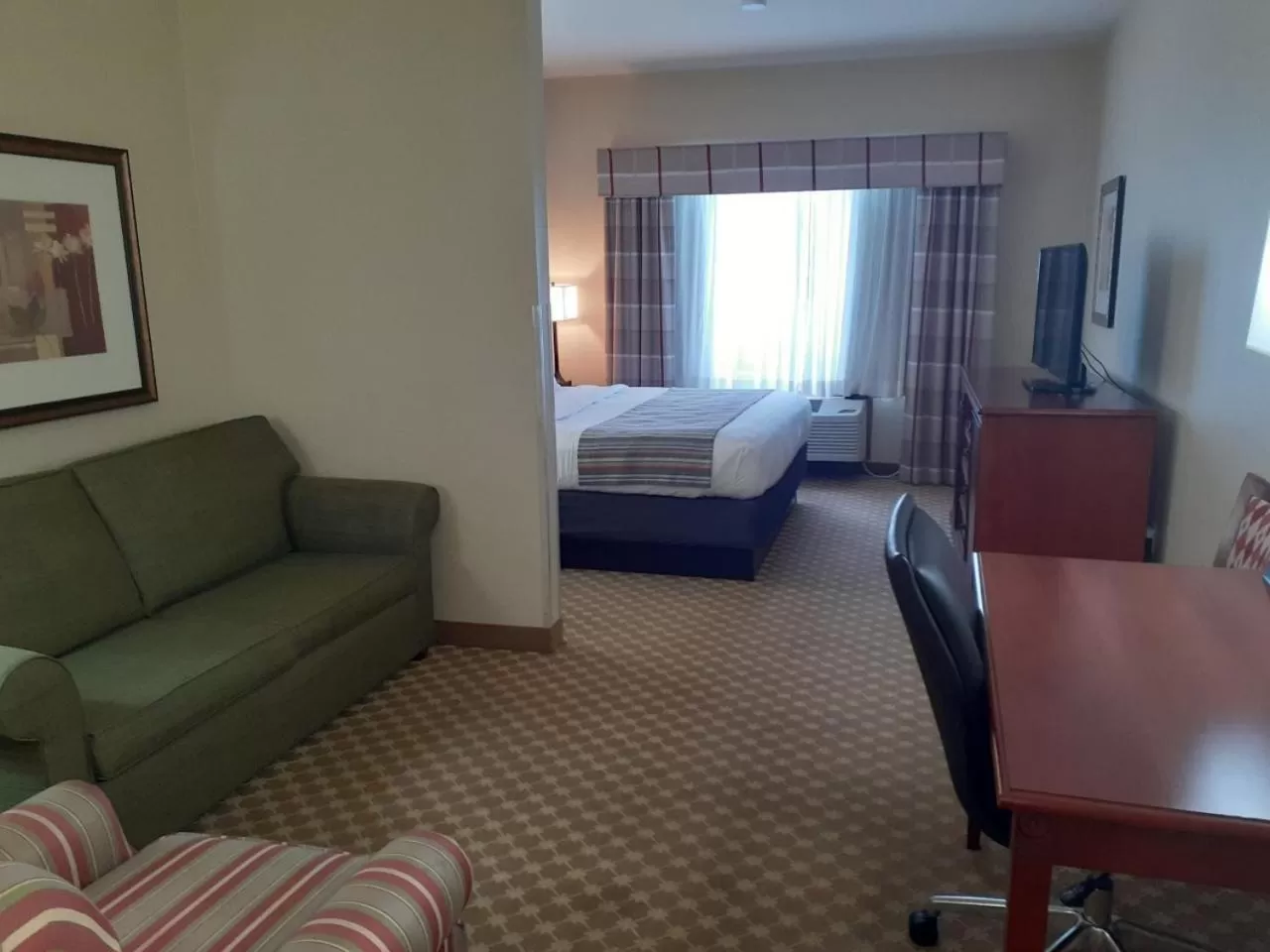 Bed in Country Inn & Suites by Radisson, Freeport, IL