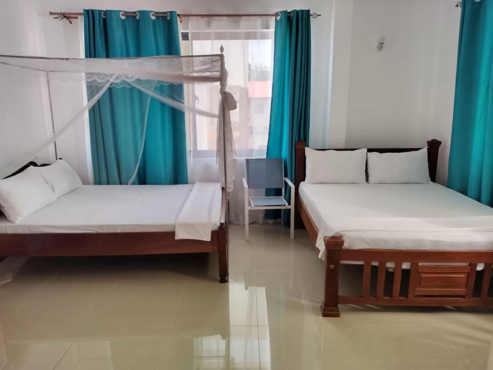 Bed in 6 Park Retreat