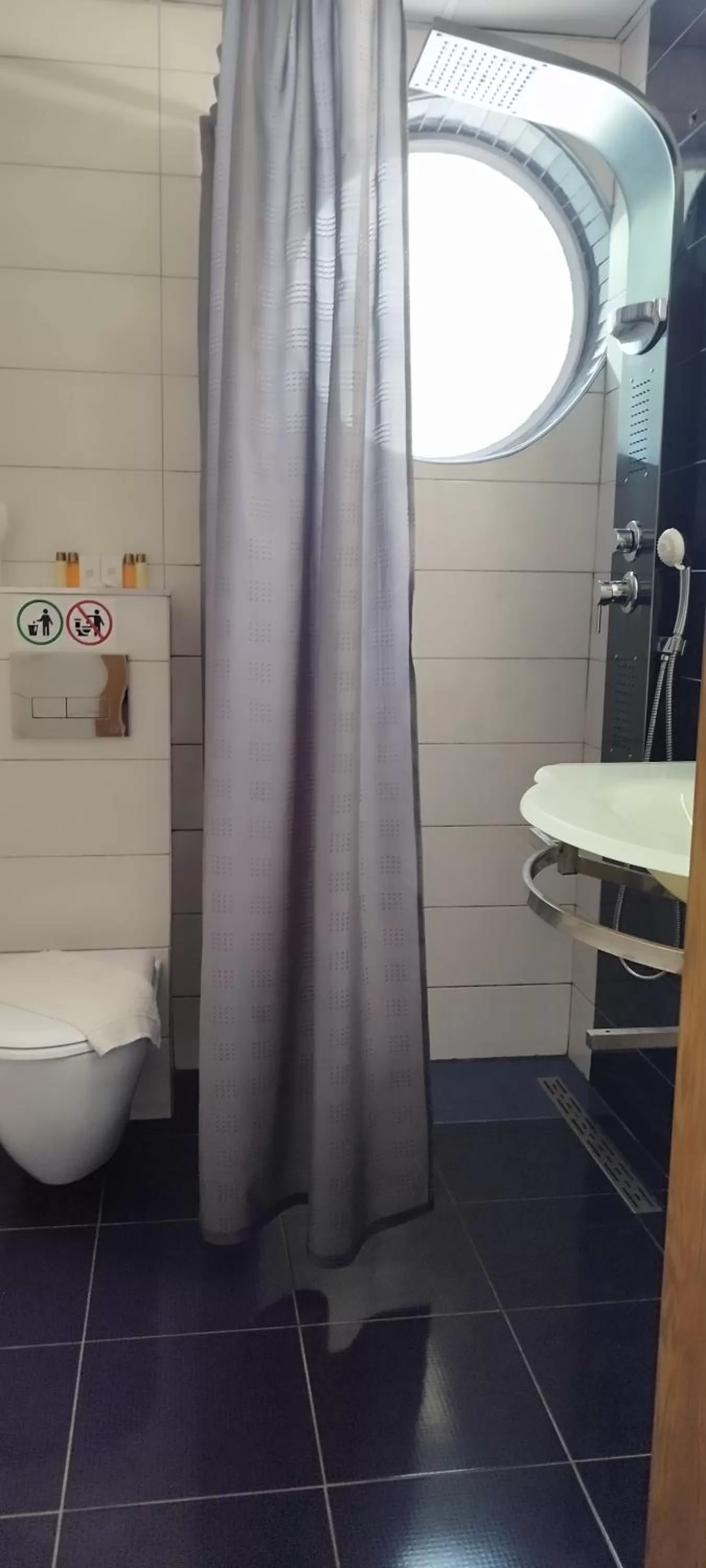 Bathroom in Hotel Perfect