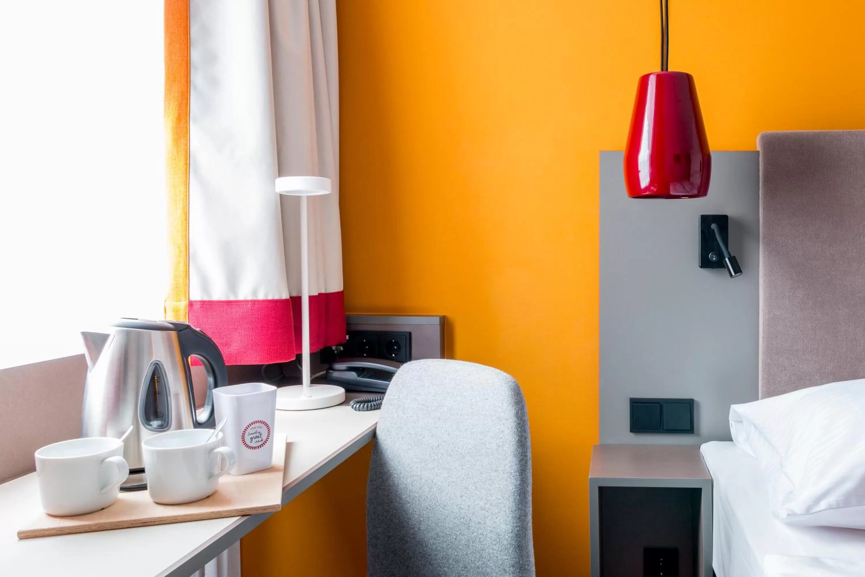 Coffee/tea facilities, Bed in Vienna House Easy by Wyndham Cracow