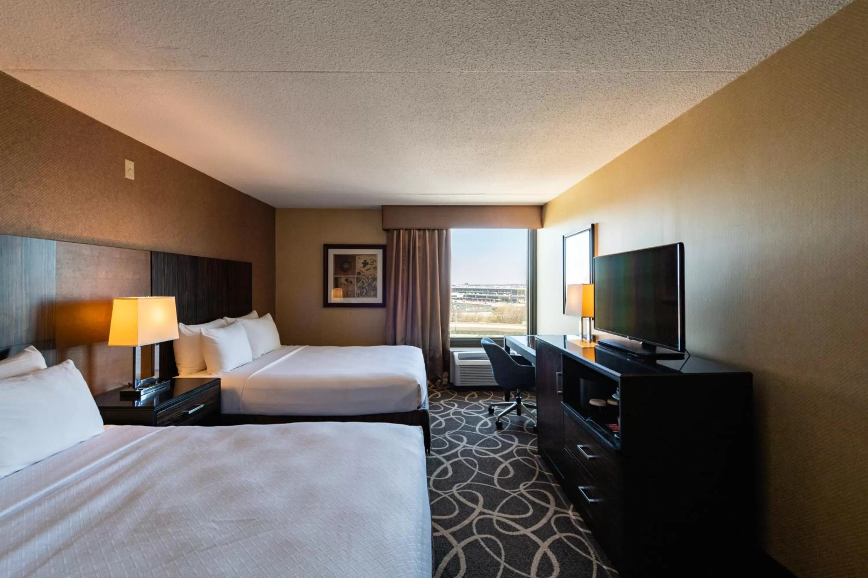 Queen Room with Two Queen Beds - Mobility Access Tub/Non-Smoking in Crowne Plaza Newark Airport, an IHG Hotel