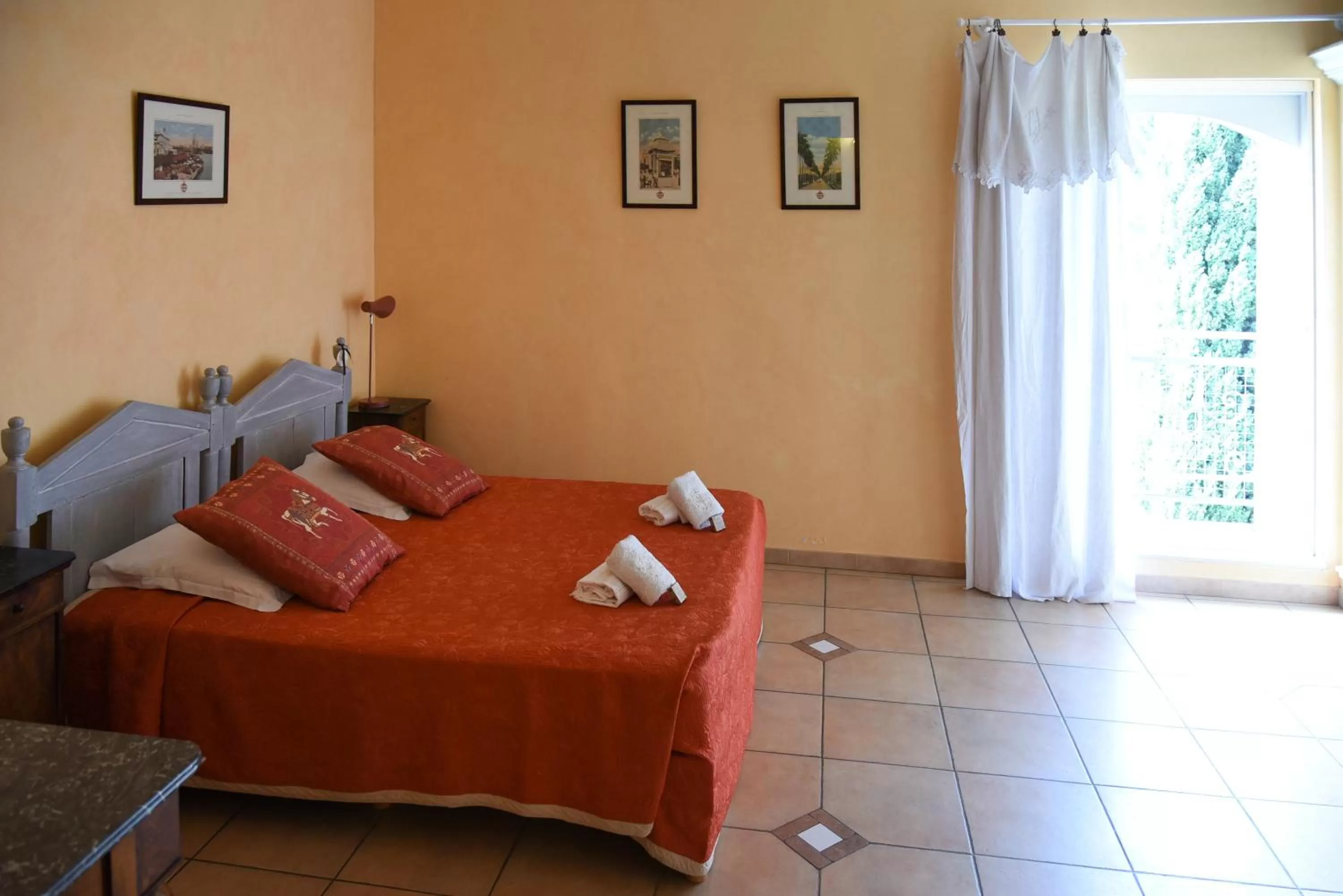 Bedroom, Bed in La Bergerie de l'etang