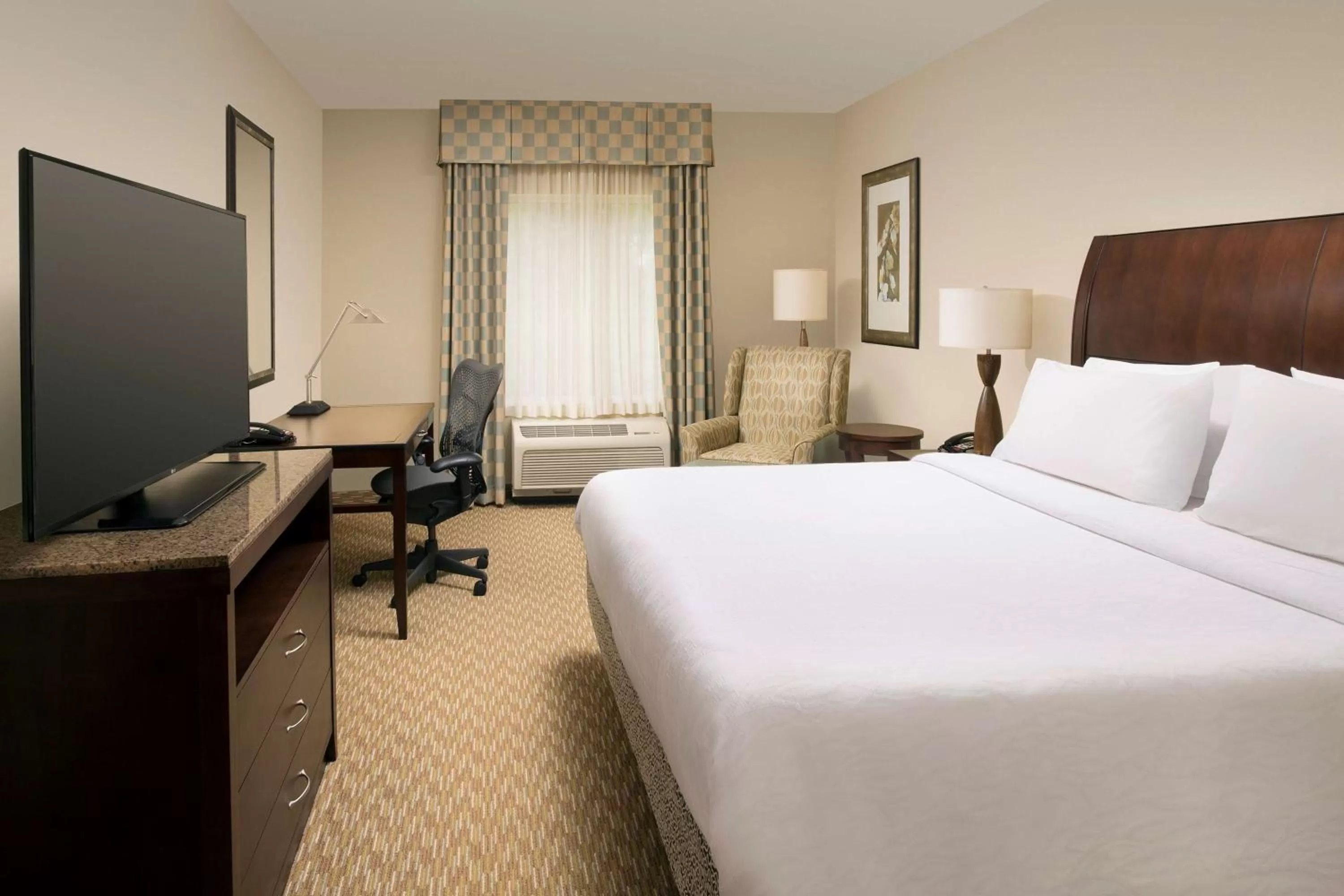 King Room - Disability/Hearing Accessible with Bathtub in Hilton Garden Inn Huntsville South/Redstone Arsenal