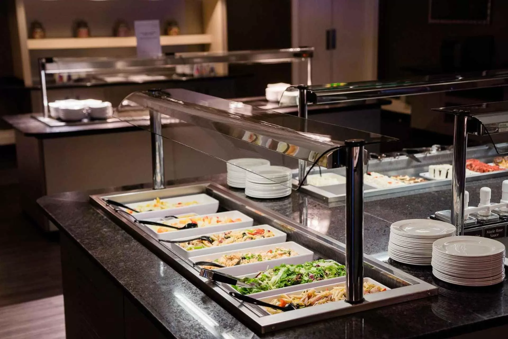 Restaurant/places to eat in Cliffs Hotel