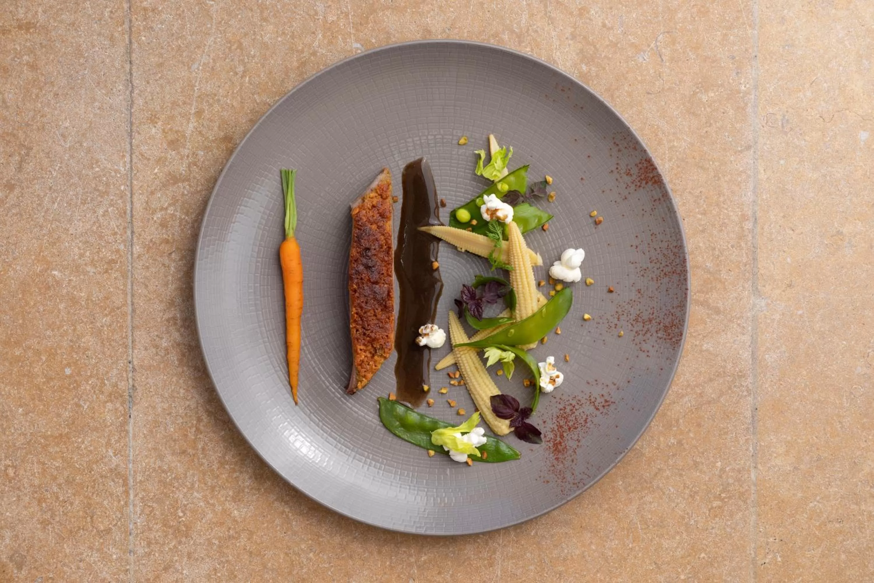 Restaurant/places to eat in Château Belmont Tours by The Crest Collection