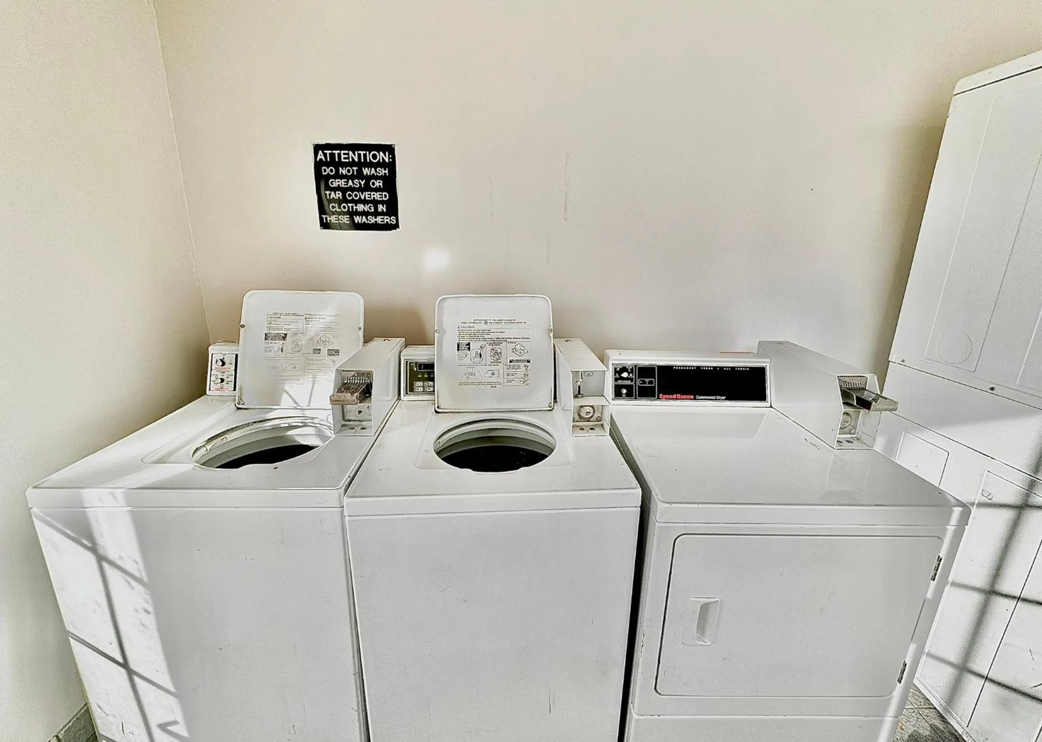 laundry in Discovery Inn