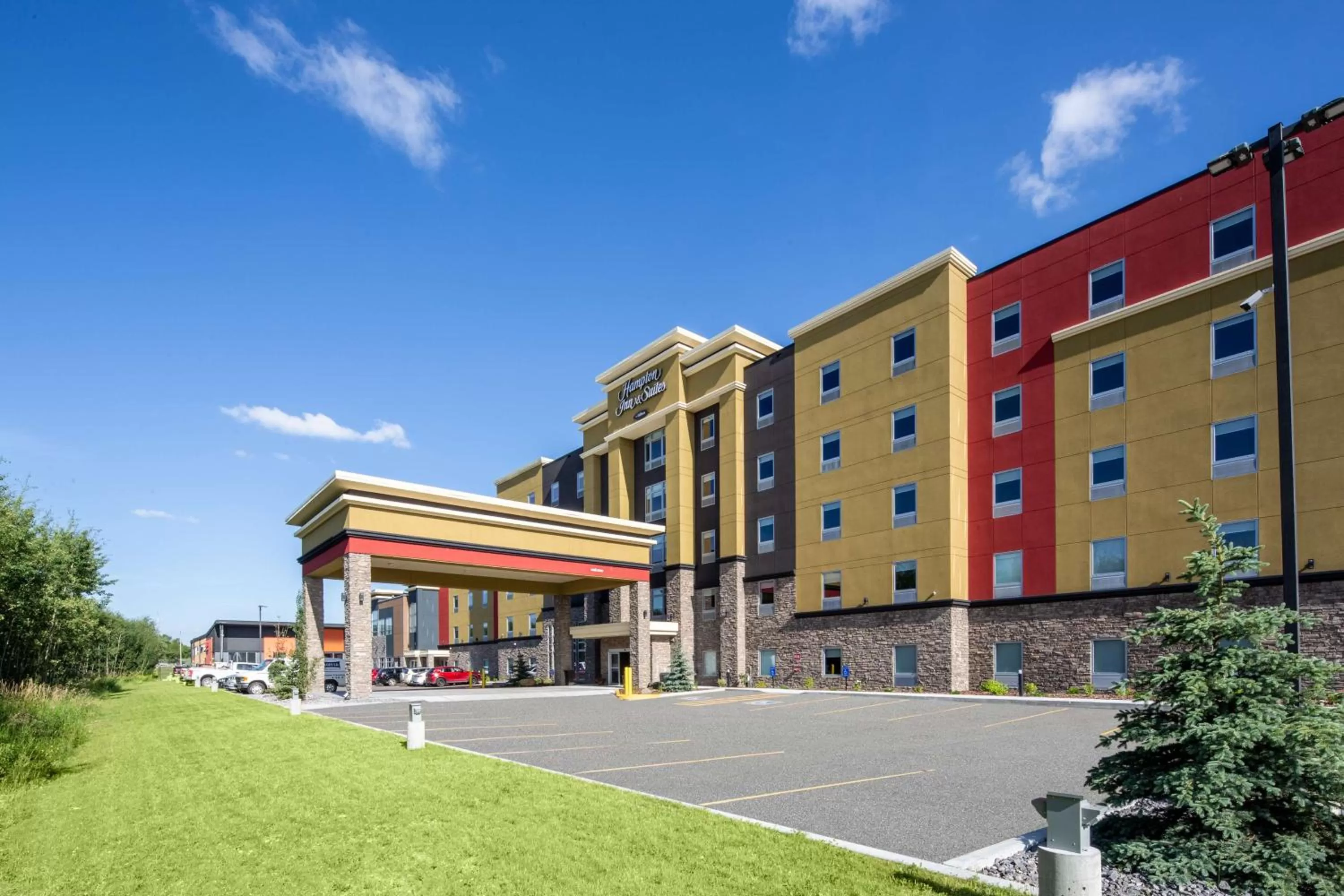 Property building in Hampton Inn & Suites Edmonton St. Albert, Ab