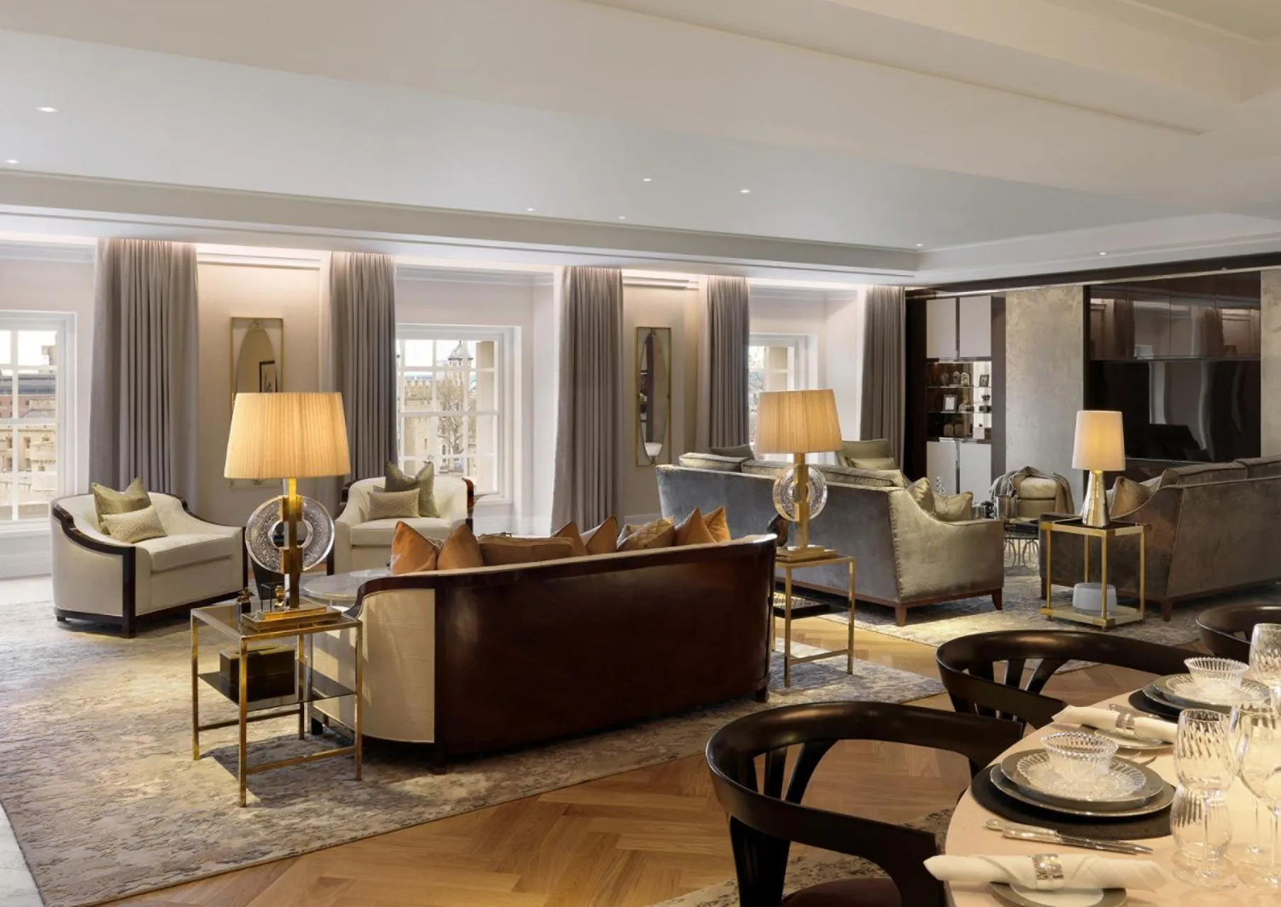 Living room in Four Seasons Hotel London at Tower Bridge