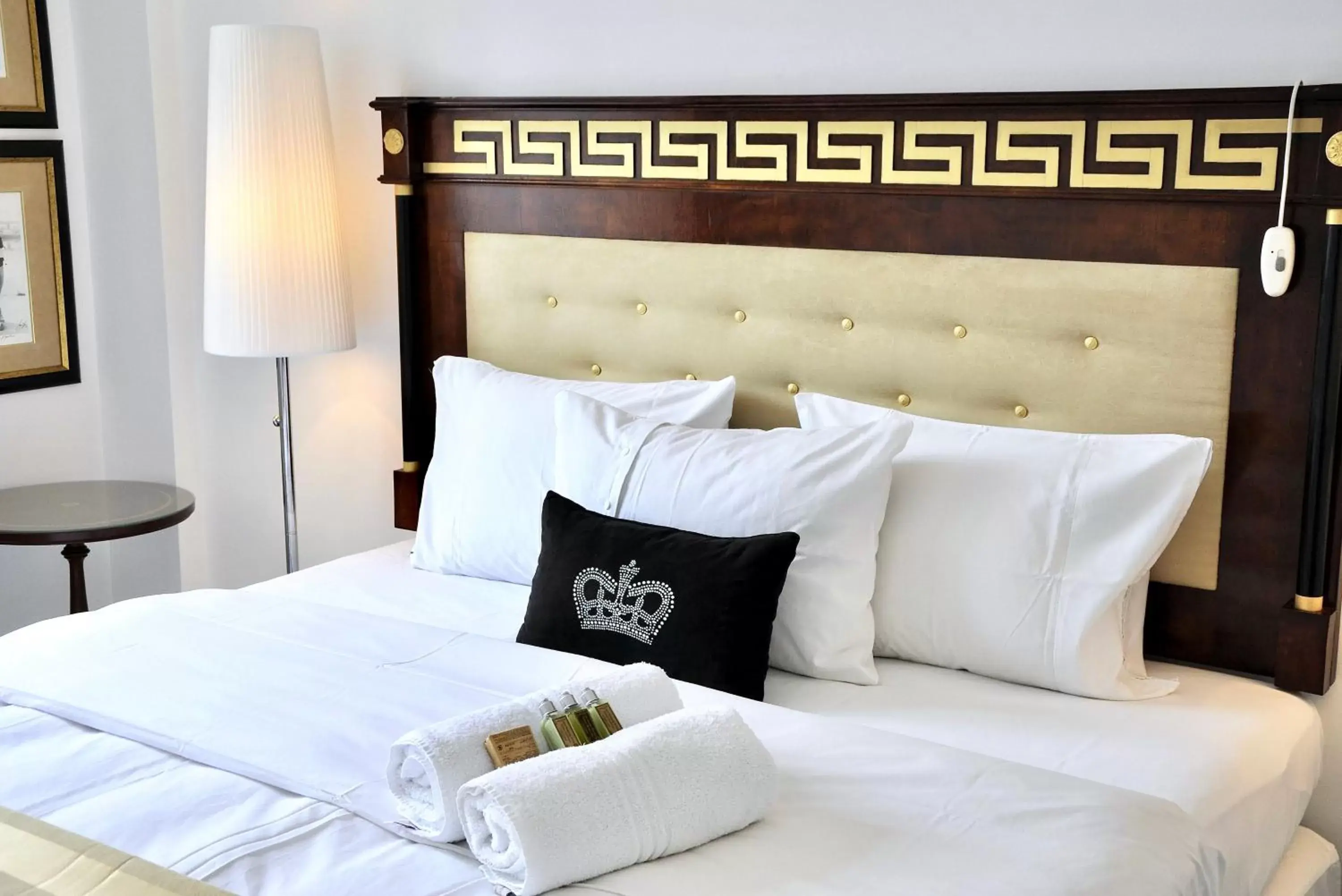 Luxury Deluxe Suite with Market Square view in MONDRIAN Luxury Apartments Old Town Luxury Deluxe Suite with Market Square view in MONDRIAN Luxury Apartments Old Town