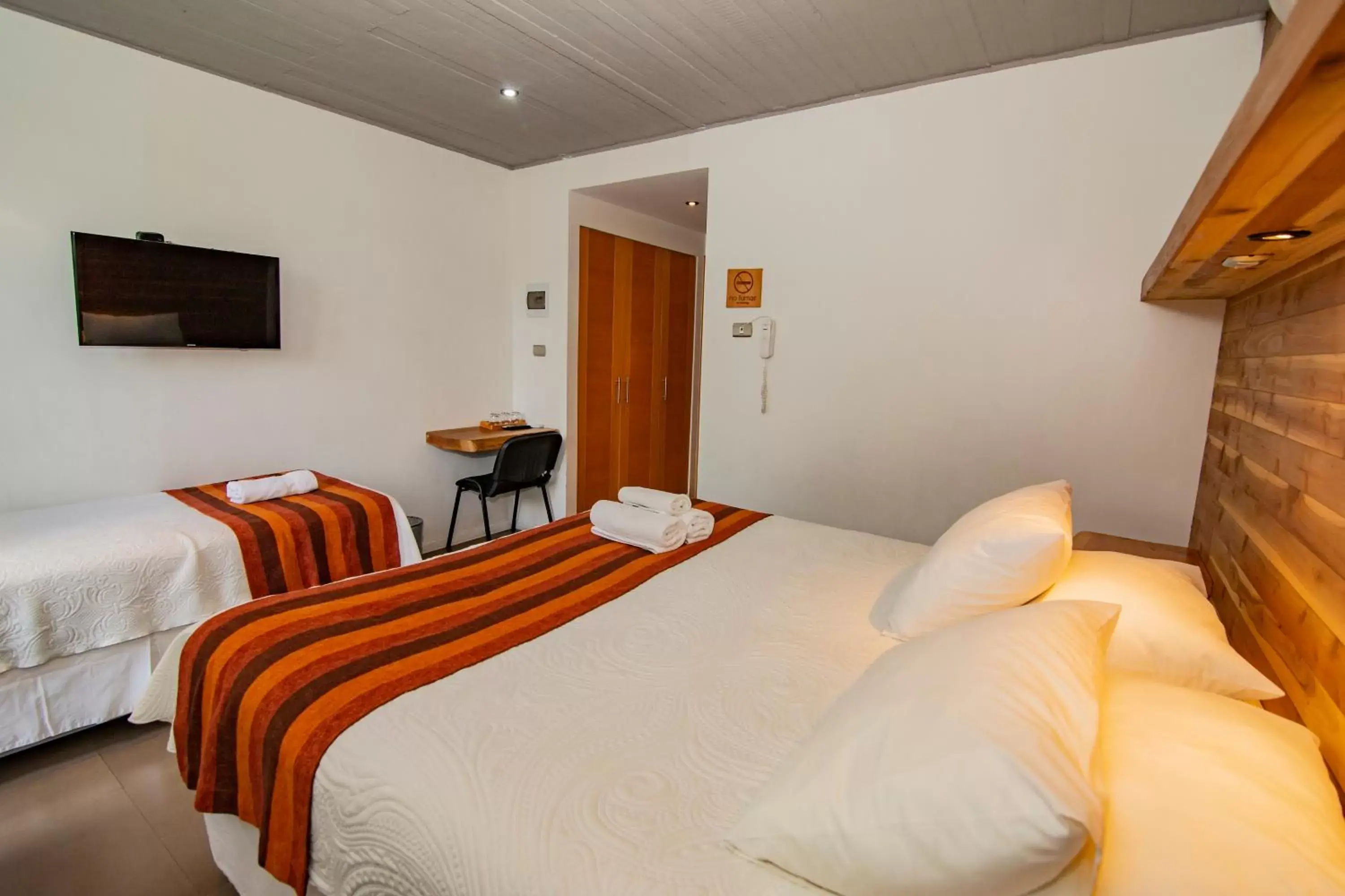 Standard Triple Room in Hotel Cumbres del Sur Standard Triple Room in Hotel Cumbres del Sur