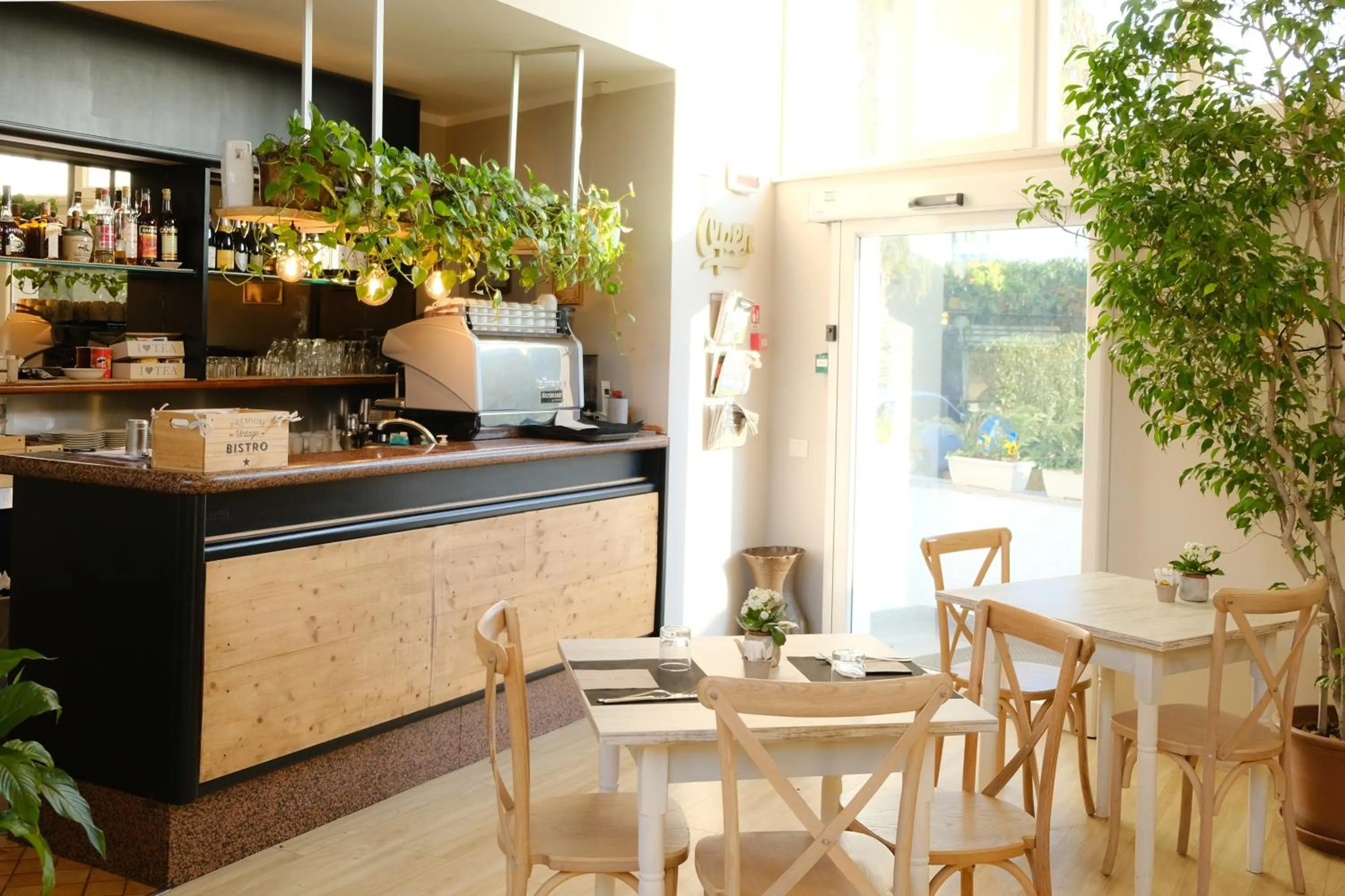 Breakfast in Hotel Motel 2000