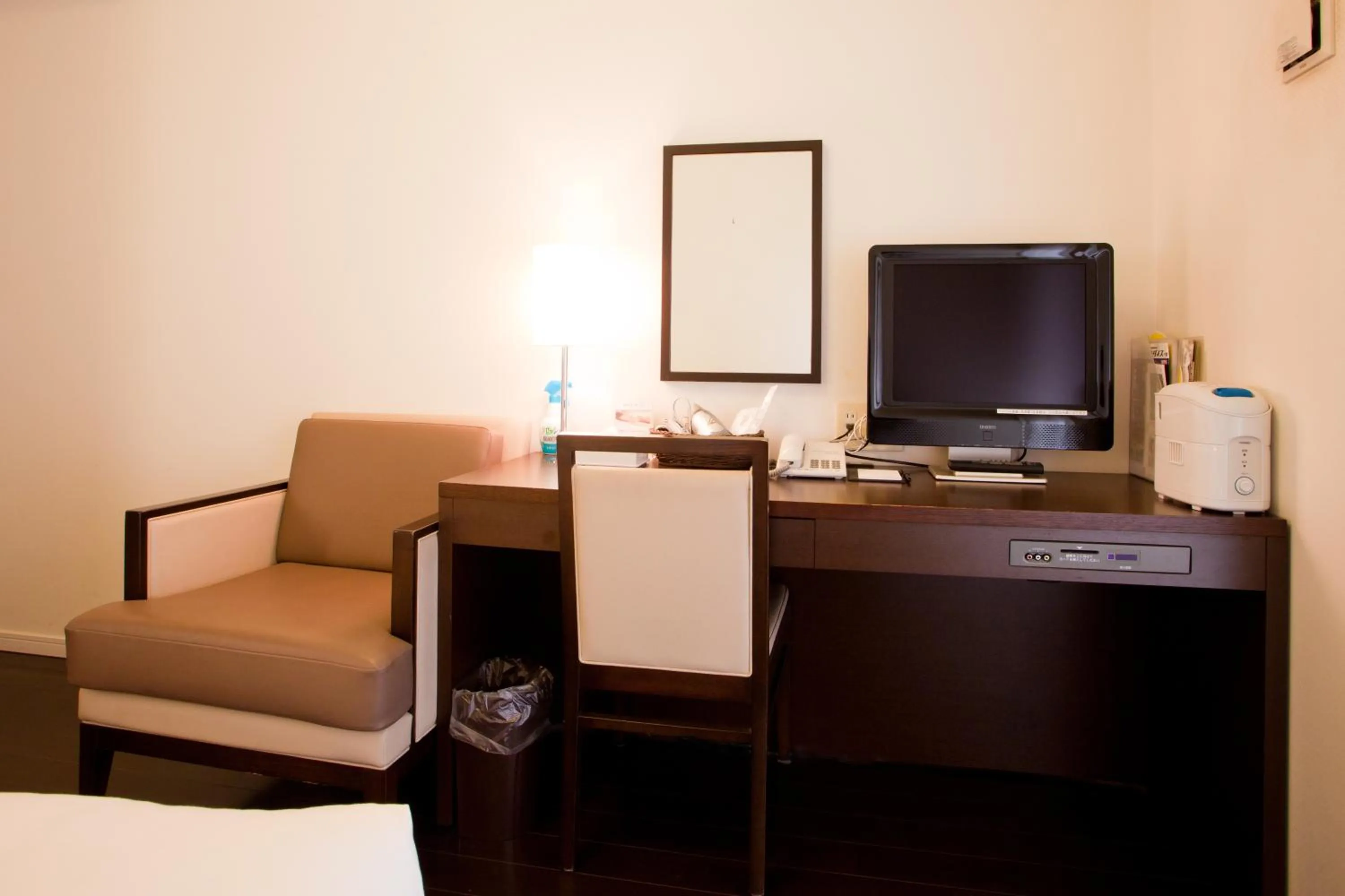 TV and multimedia in Kuretake Inn Premium Hamamatsucho