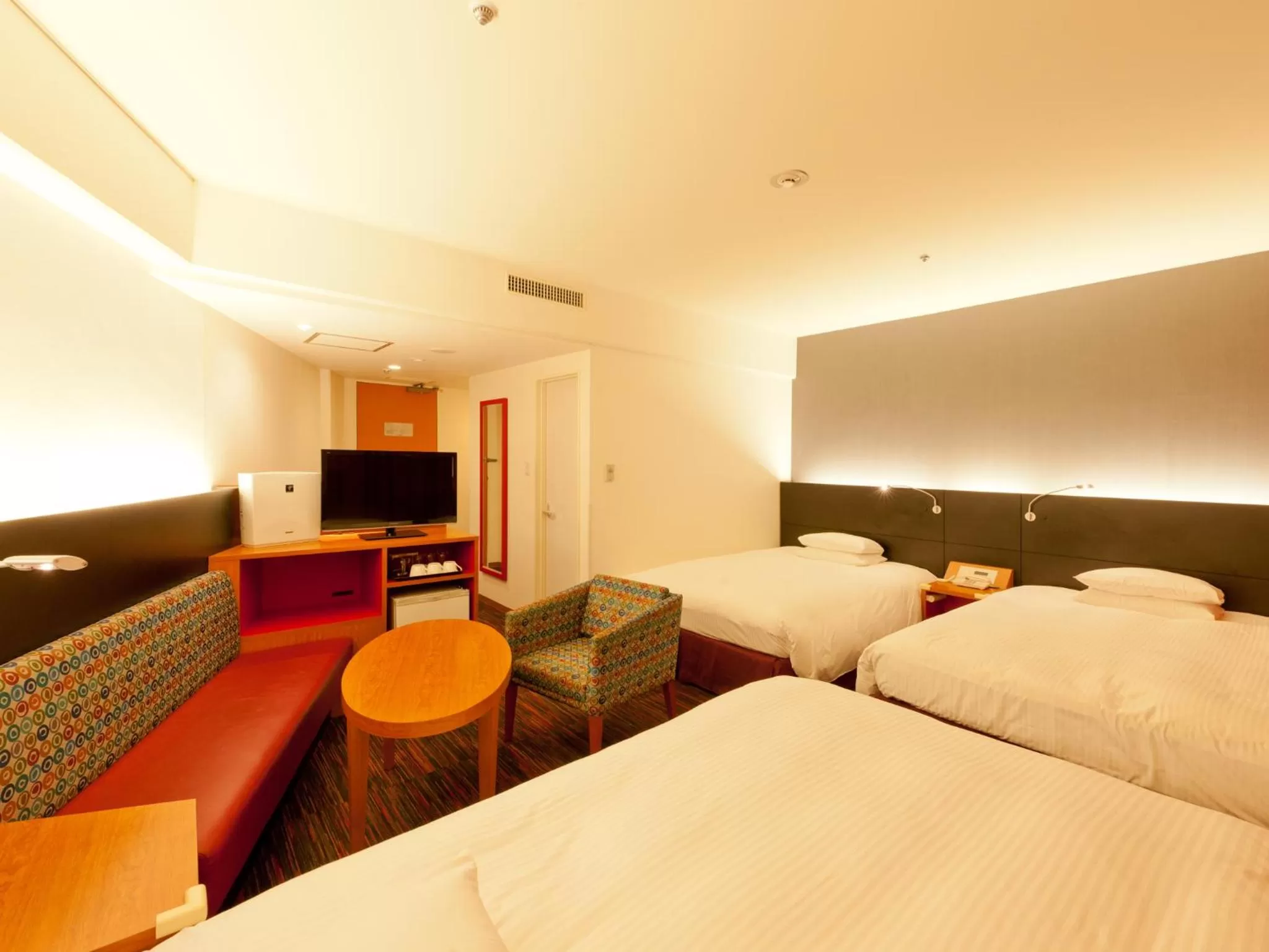 Photo of the whole room, Bed in Hotel Nikko Narita