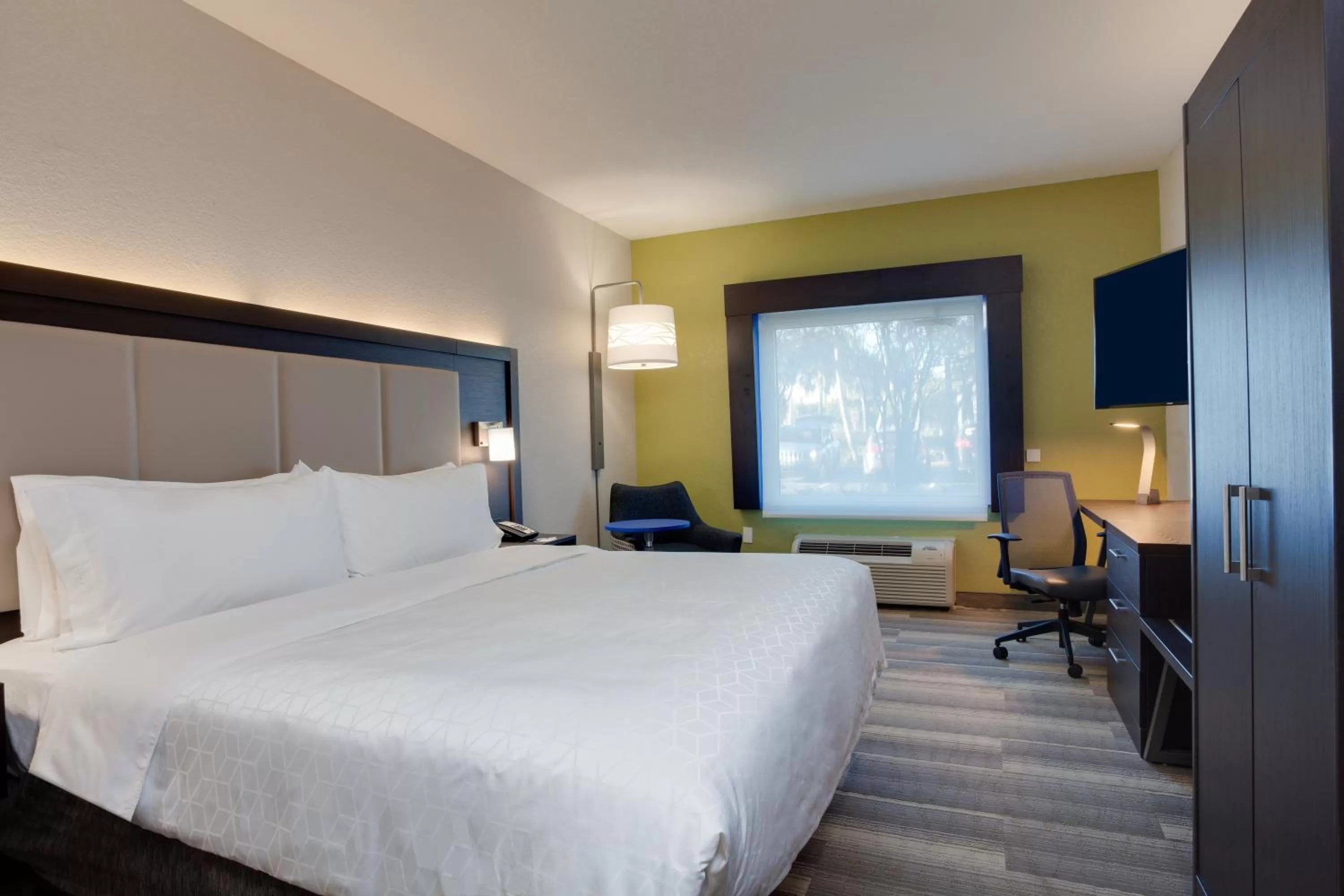 Photo of the whole room, Bed in Holiday Inn Express Hotel & Suites Fort Lauderdale Airport/Cruise Port by IHG